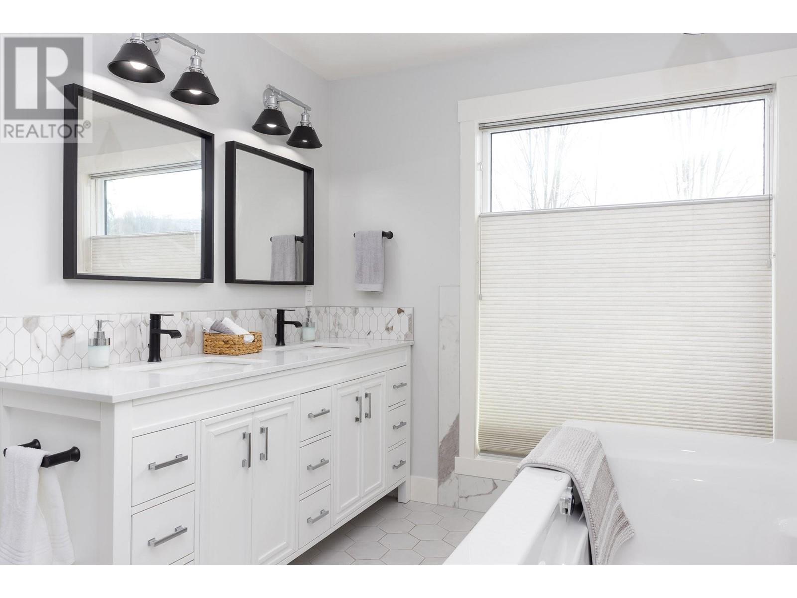 4661 Gordon Drive, Kelowna, British Columbia  V1W 1T5 - Photo 44 - 10345536