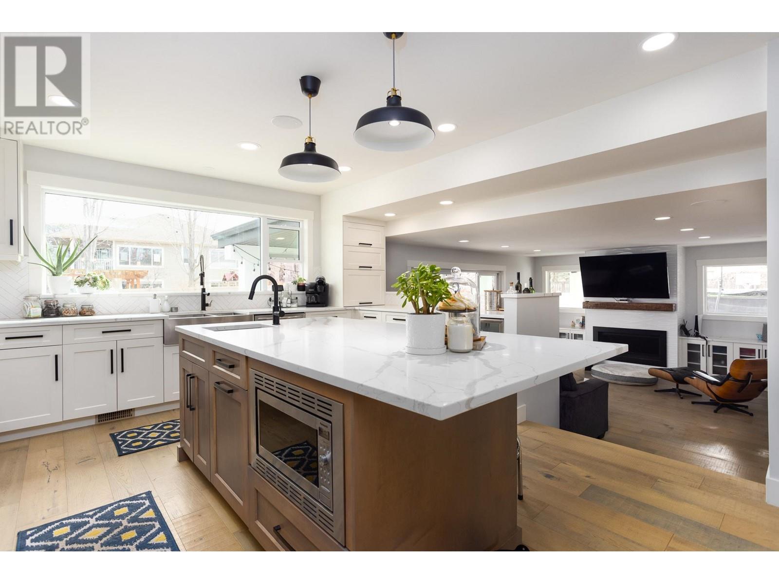 4661 Gordon Drive, Kelowna, British Columbia  V1W 1T5 - Photo 5 - 10345536