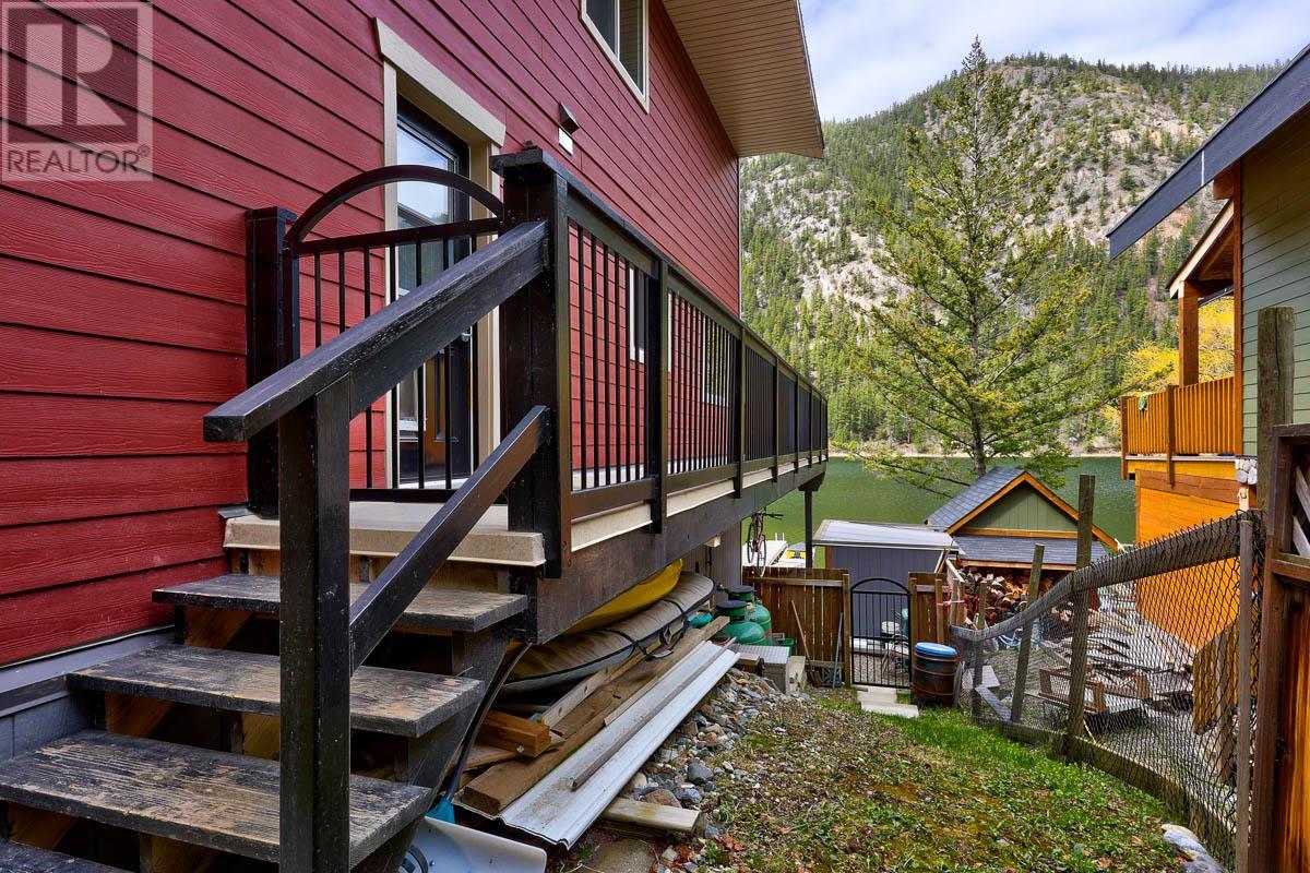 1980 Paul Lake Road, Kamloops, British Columbia  V2H 1N8 - Photo 37 - 10345189