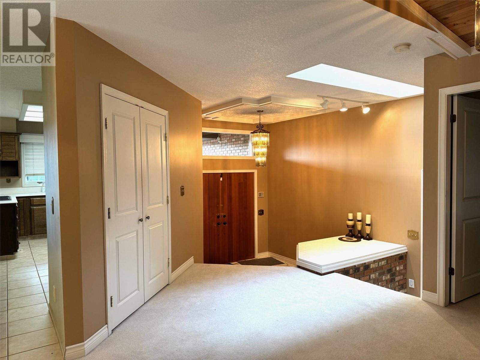 476 Pevero Place, Kamloops, British Columbia  V2H 1S1 - Photo 2 - 10345158