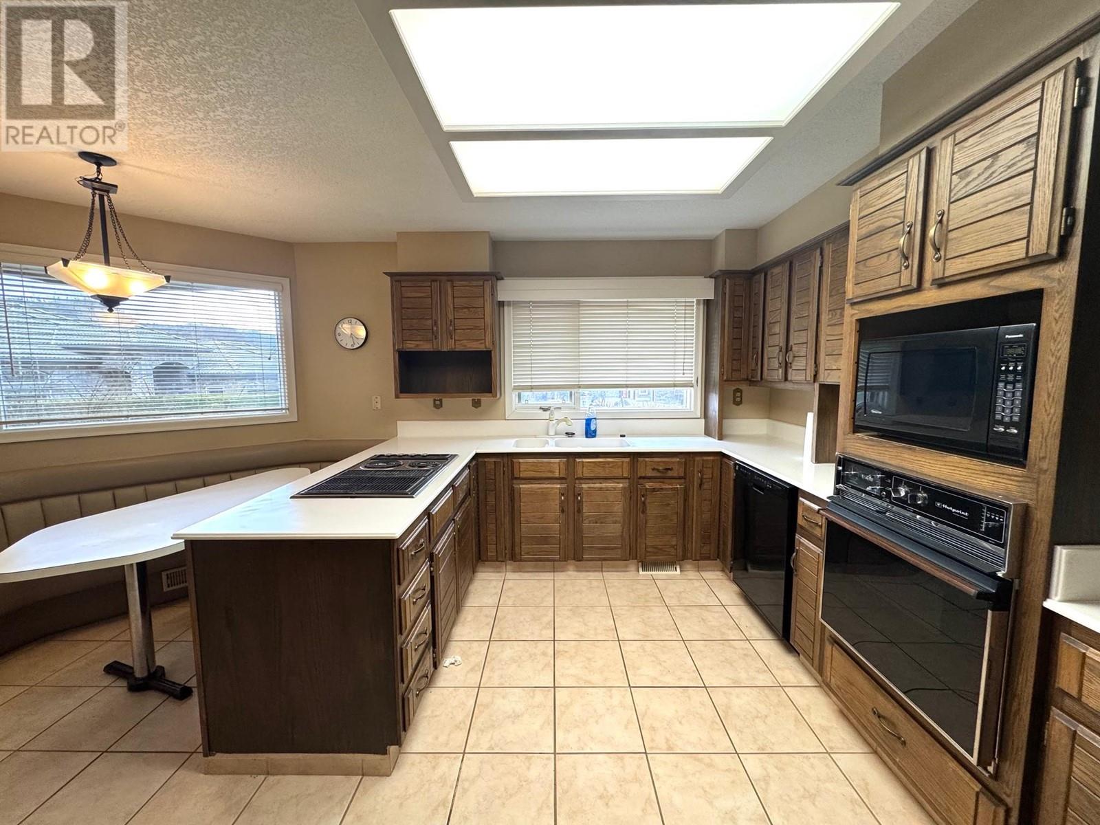 476 Pevero Place, Kamloops, British Columbia  V2H 1S1 - Photo 4 - 10345158