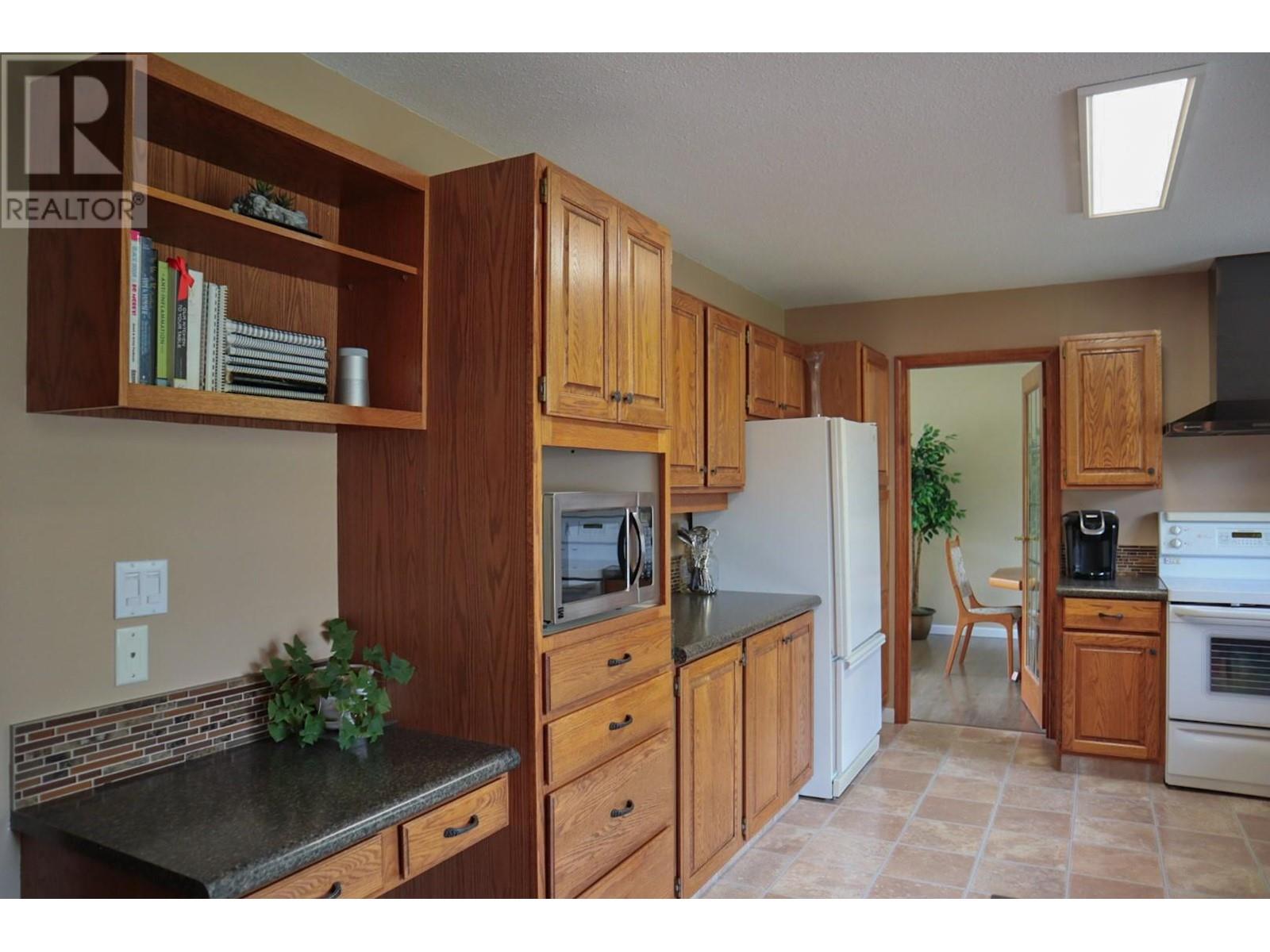 836 Burns Avenue, Warfield, British Columbia  V1R 2G1 - Photo 24 - 10345406