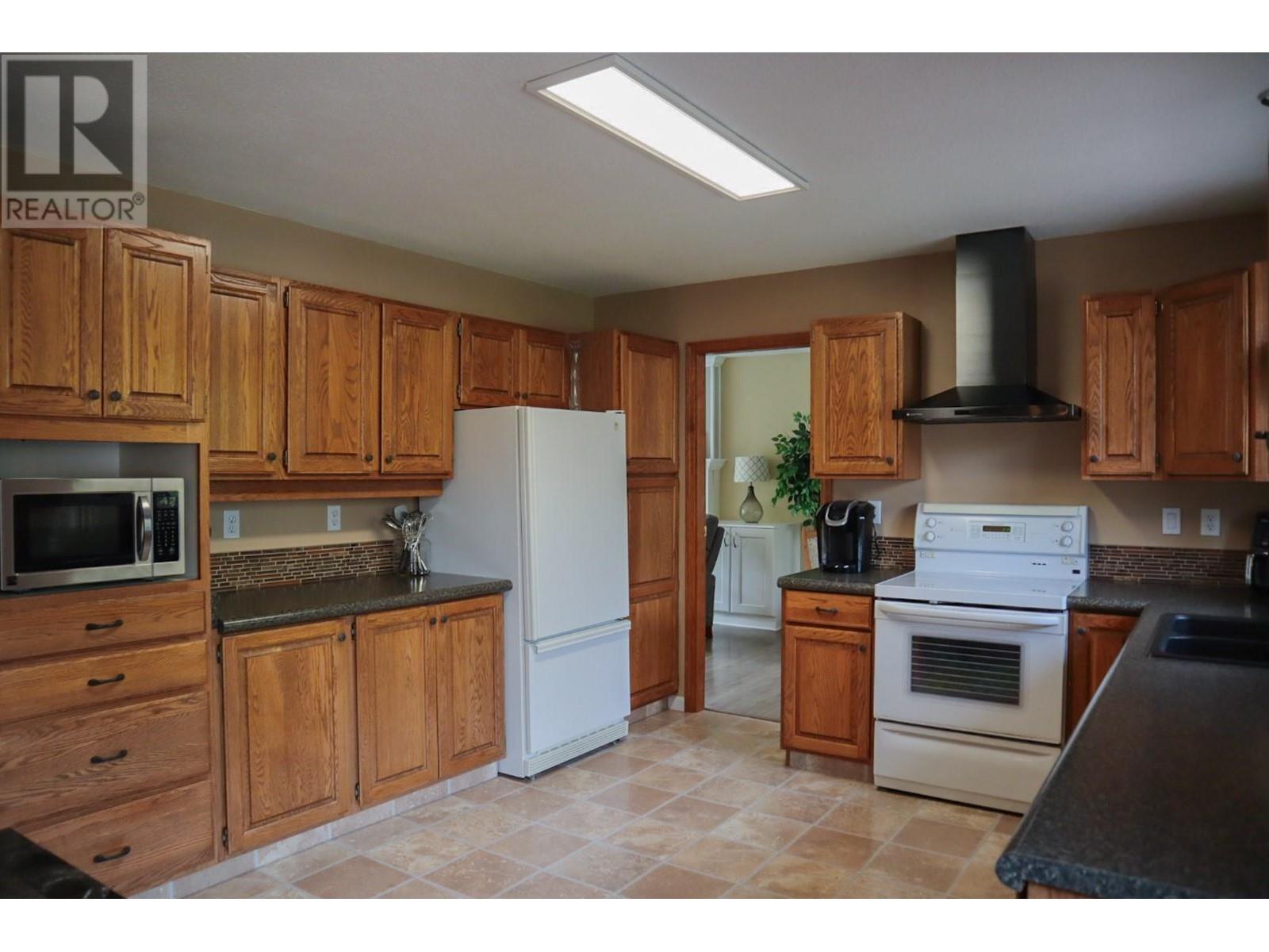 836 Burns Avenue, Warfield, British Columbia  V1R 2G1 - Photo 26 - 10345406