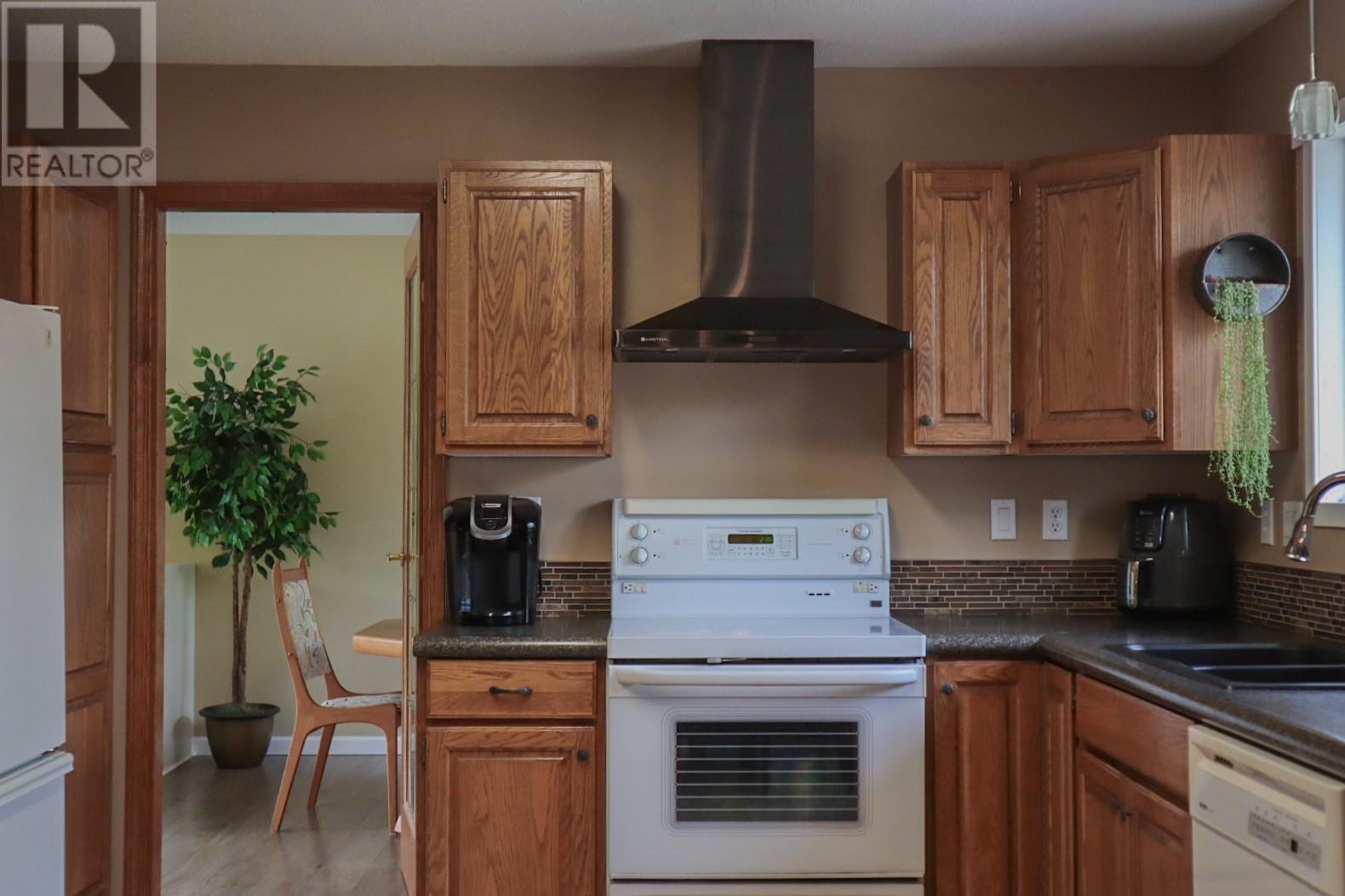 836 Burns Avenue, Warfield, British Columbia  V1R 2G1 - Photo 27 - 10345406