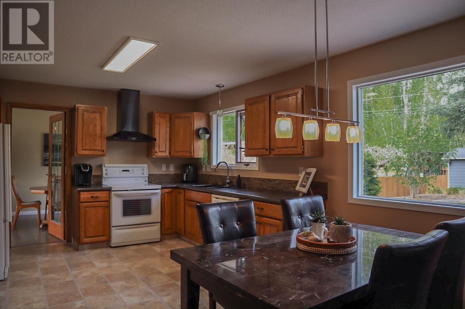 836 Burns Avenue, Warfield, British Columbia  V1R 2G1 - Photo 32 - 10345406