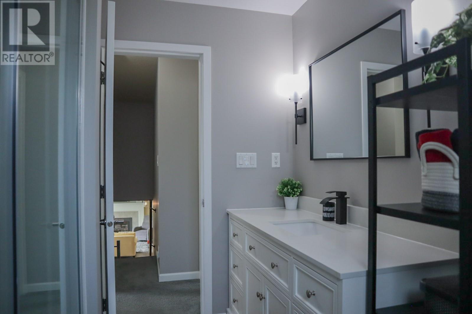 836 Burns Avenue, Warfield, British Columbia  V1R 2G1 - Photo 56 - 10345406