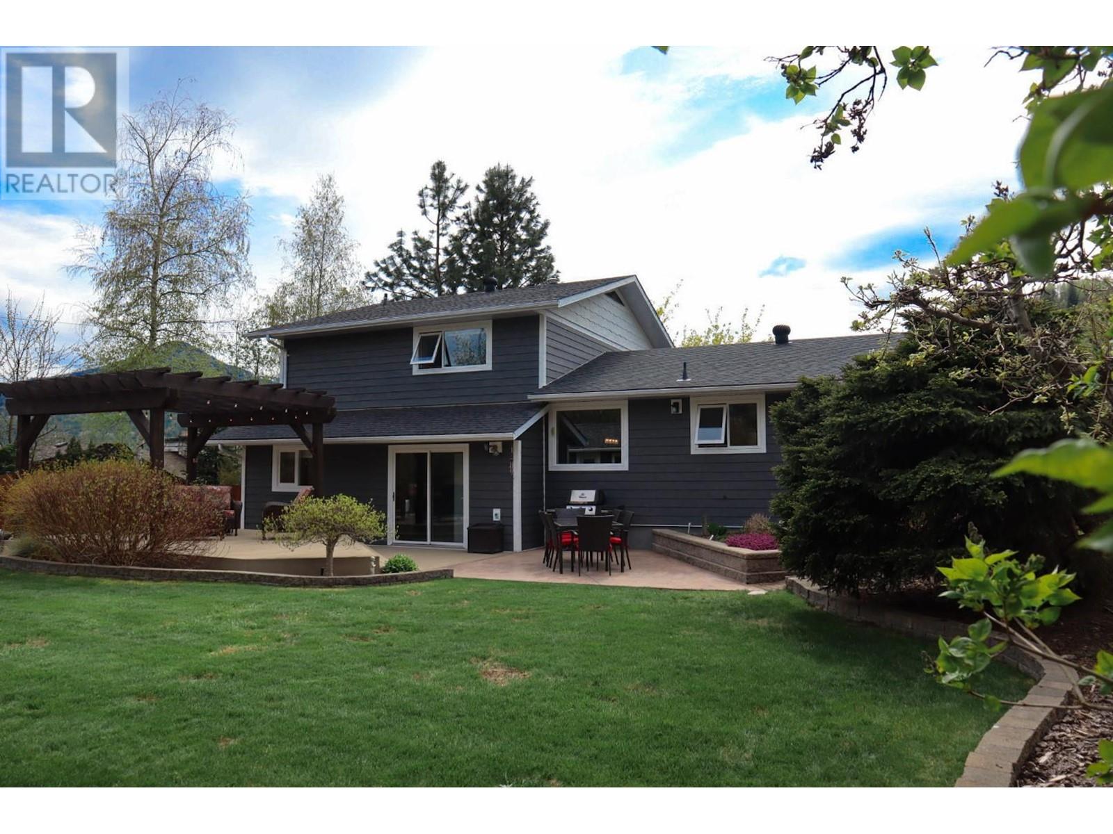 836 Burns Avenue, Warfield, British Columbia  V1R 2G1 - Photo 64 - 10345406