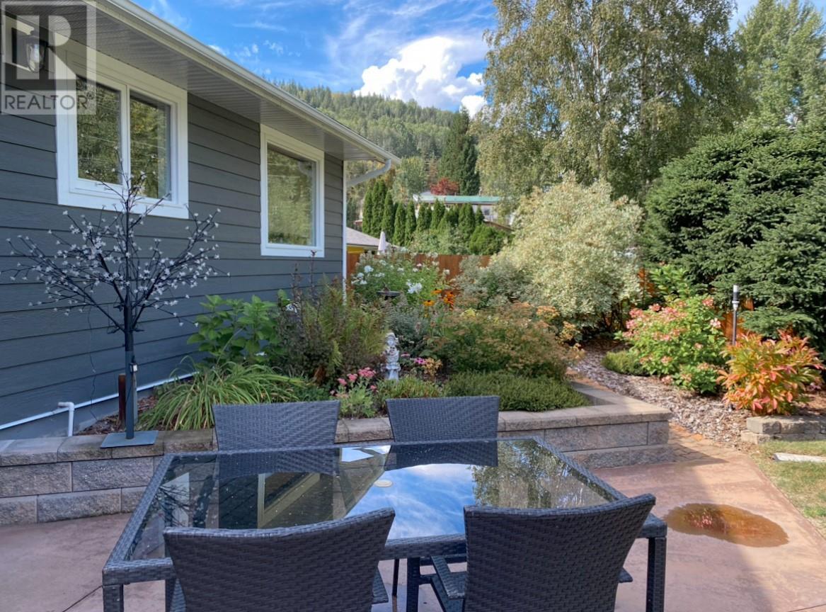 836 Burns Avenue, Warfield, British Columbia  V1R 2G1 - Photo 77 - 10345406
