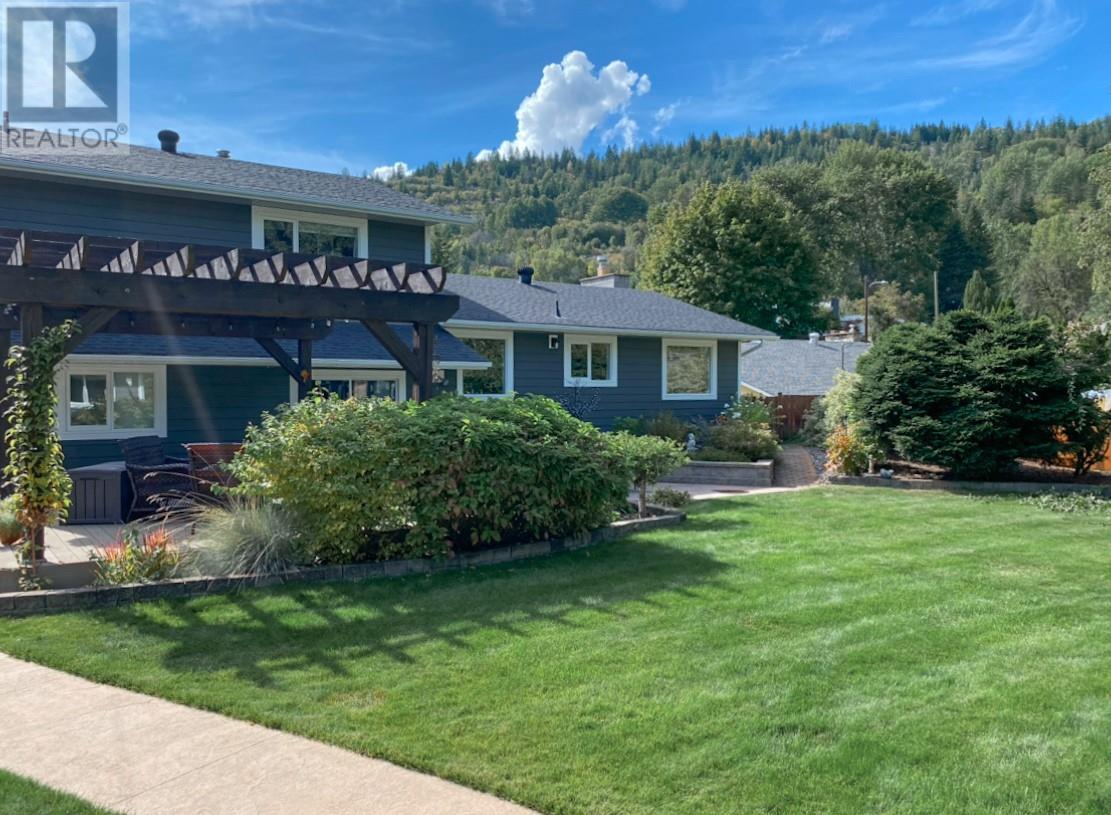 836 Burns Avenue, Warfield, British Columbia  V1R 2G1 - Photo 78 - 10345406