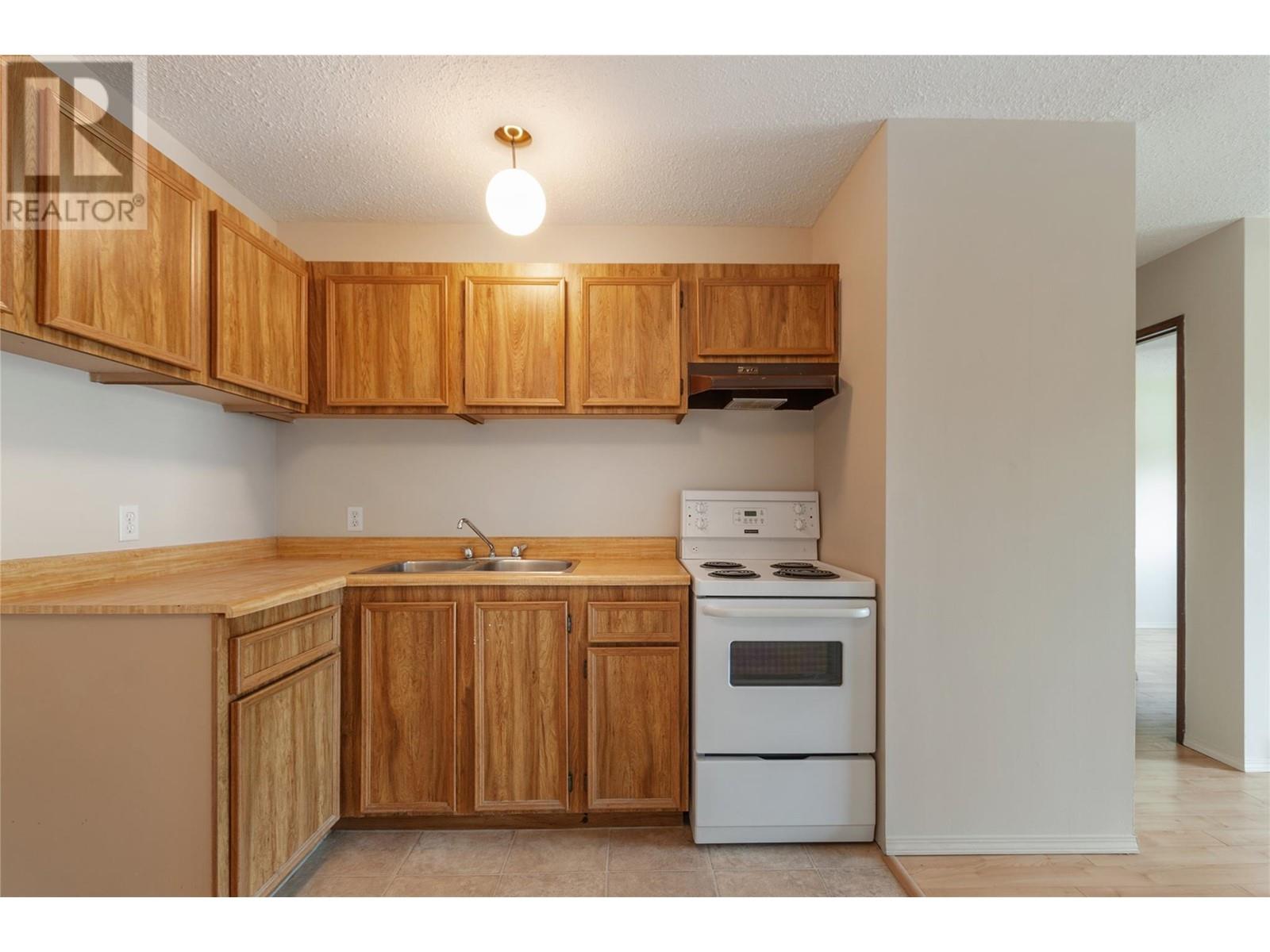 130 Skaha Place Unit# 206, Penticton, British Columbia  V2A 7J6 - Photo 12 - 10345579