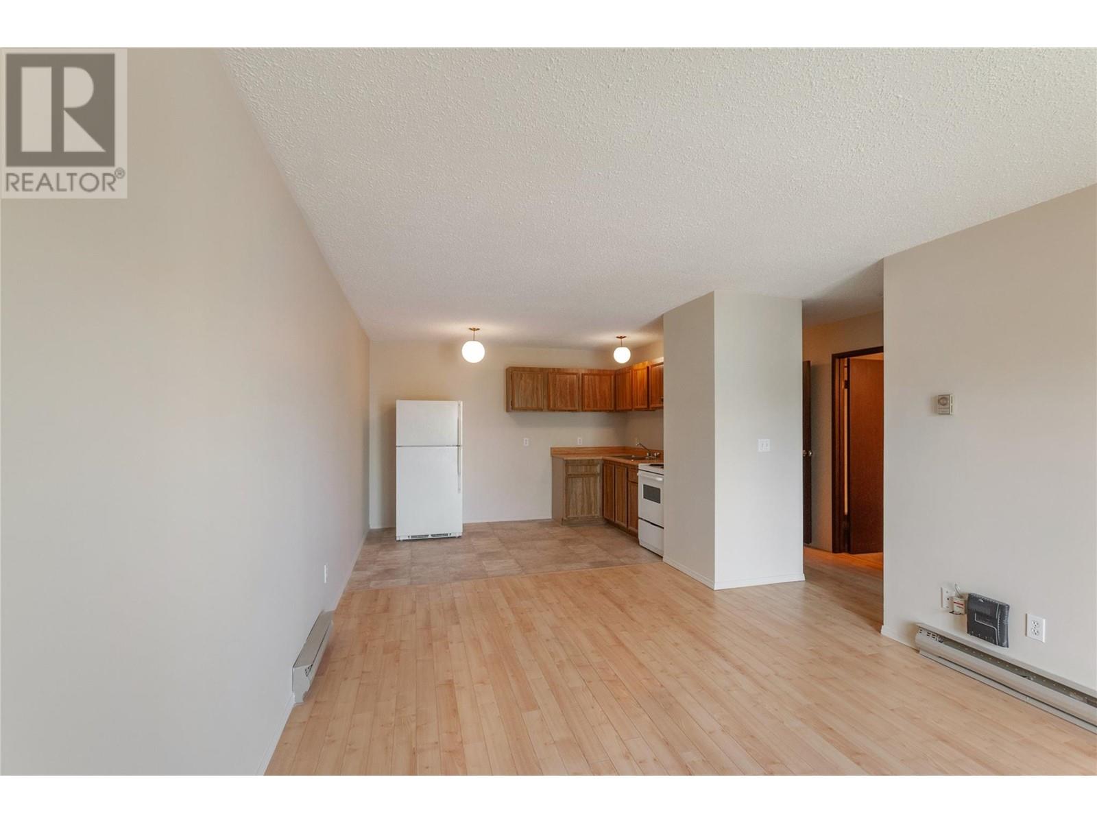130 Skaha Place Unit# 206, Penticton, British Columbia  V2A 7J6 - Photo 9 - 10345579