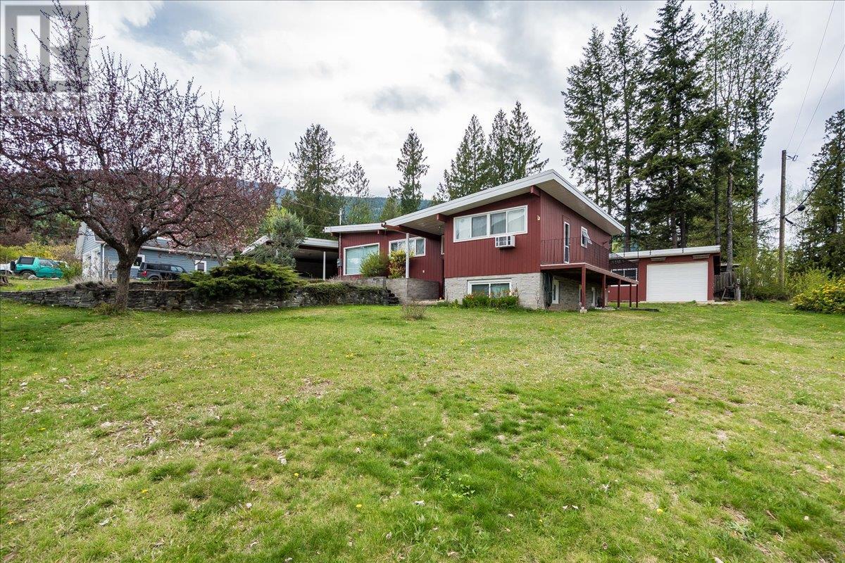 1402 Crease Avenue, Nelson, British Columbia  V1L 1A2 - Photo 1 - 10345591