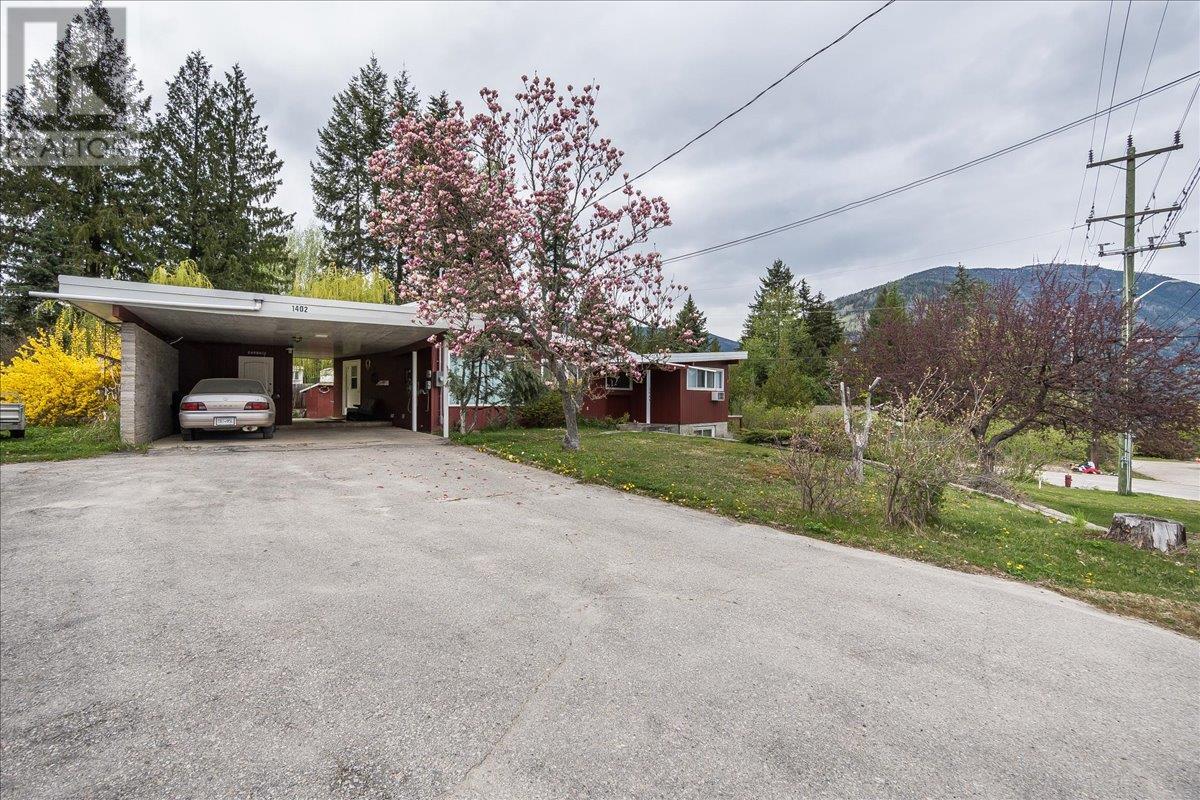 1402 Crease Avenue, Nelson, British Columbia  V1L 1A2 - Photo 3 - 10345591