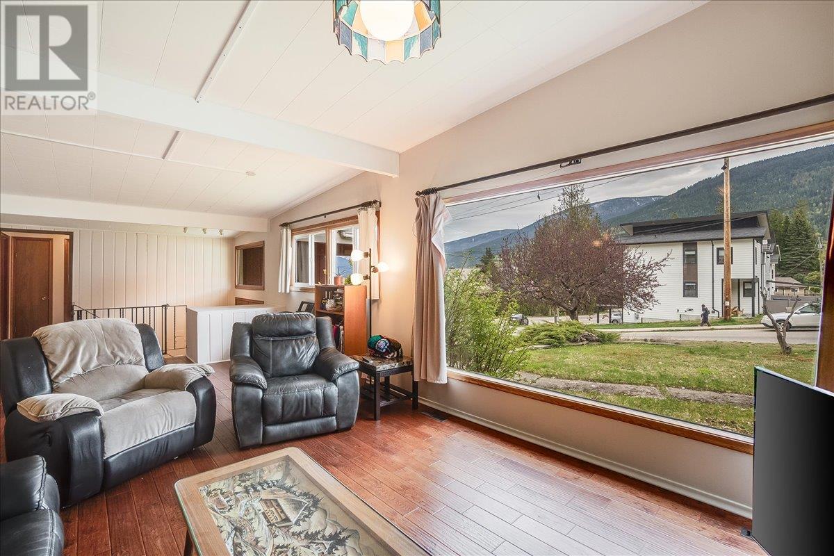 1402 Crease Avenue, Nelson, British Columbia  V1L 1A2 - Photo 9 - 10345591