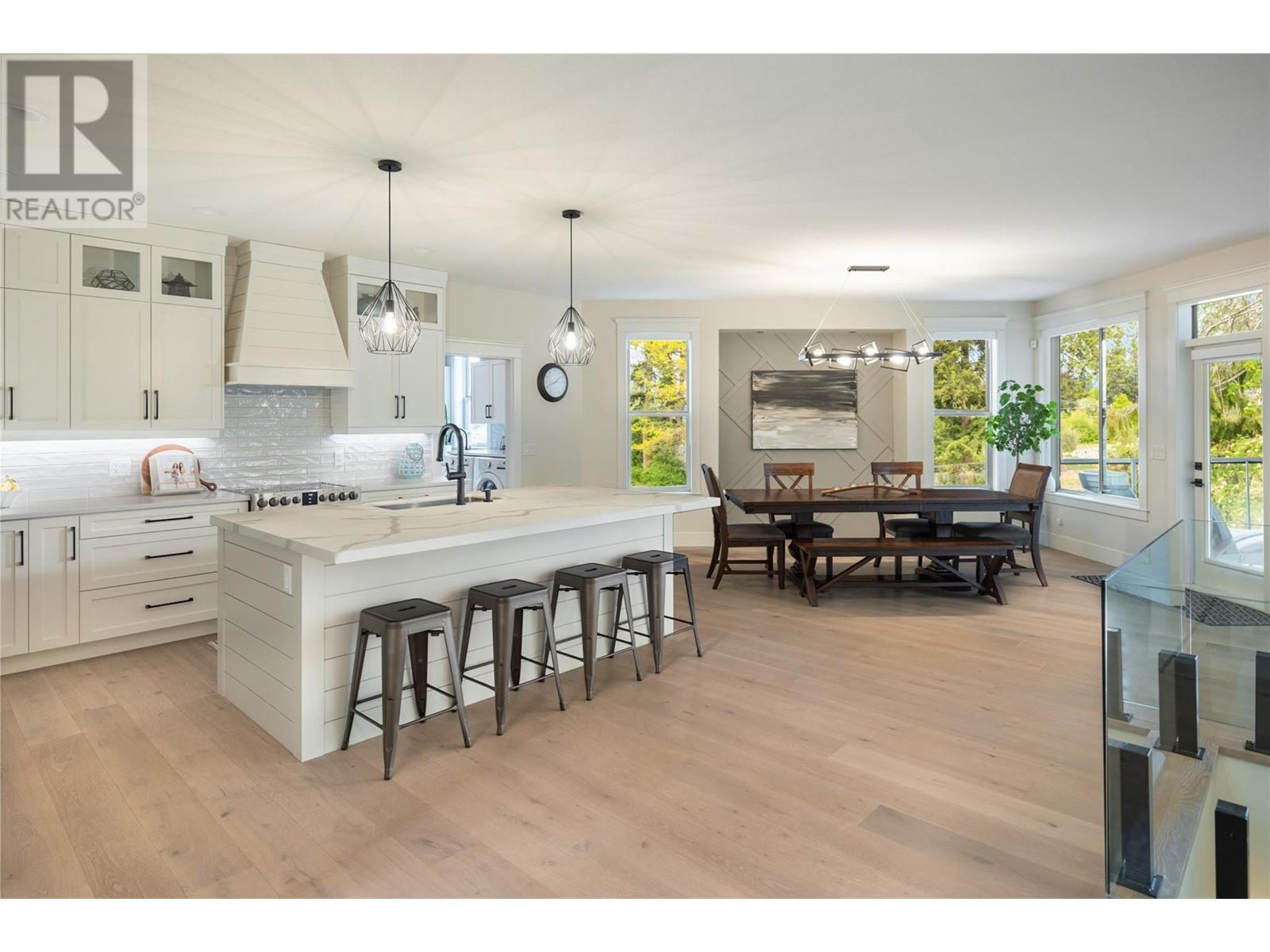 4455 Sherwood Court, Kelowna, British Columbia  V1W 1E7 - Photo 4 - 10345583