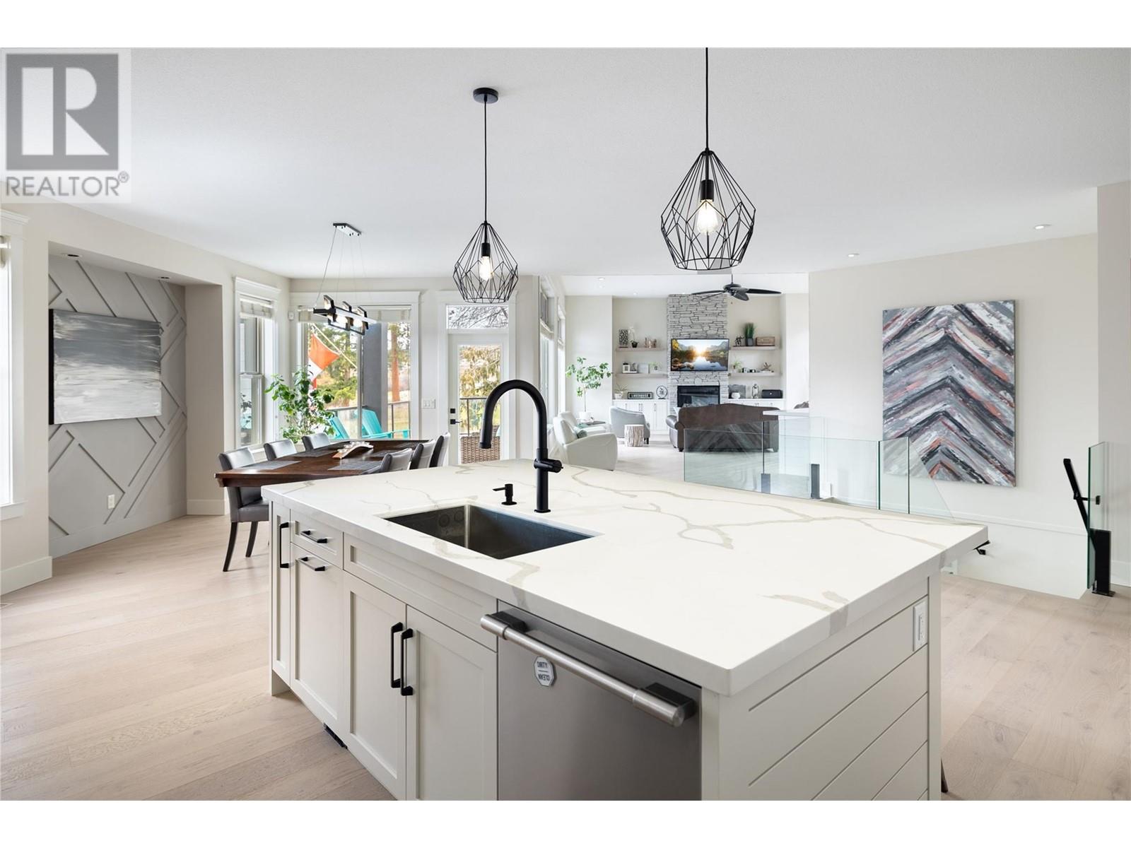 4455 Sherwood Court, Kelowna, British Columbia  V1W 1E7 - Photo 6 - 10345583