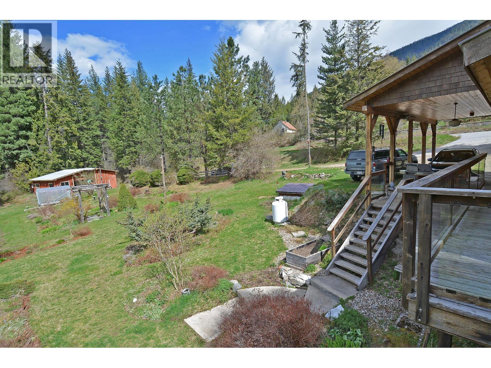 8481 6 Highway, Slocan, British Columbia  V1L 2C0 - Photo 18 - 10345730