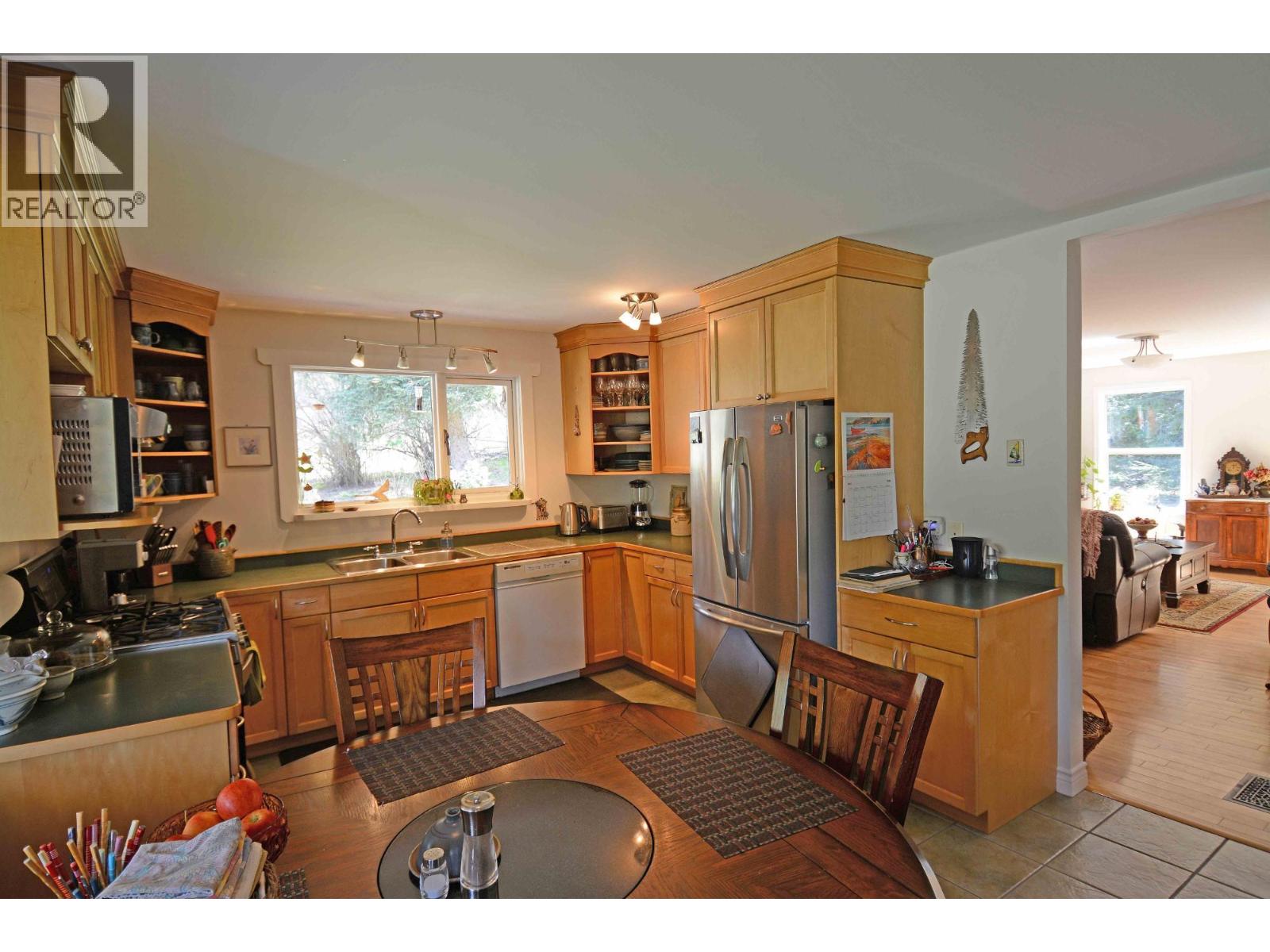 8481 6 Highway, Slocan, British Columbia  V1L 2C0 - Photo 26 - 10345730