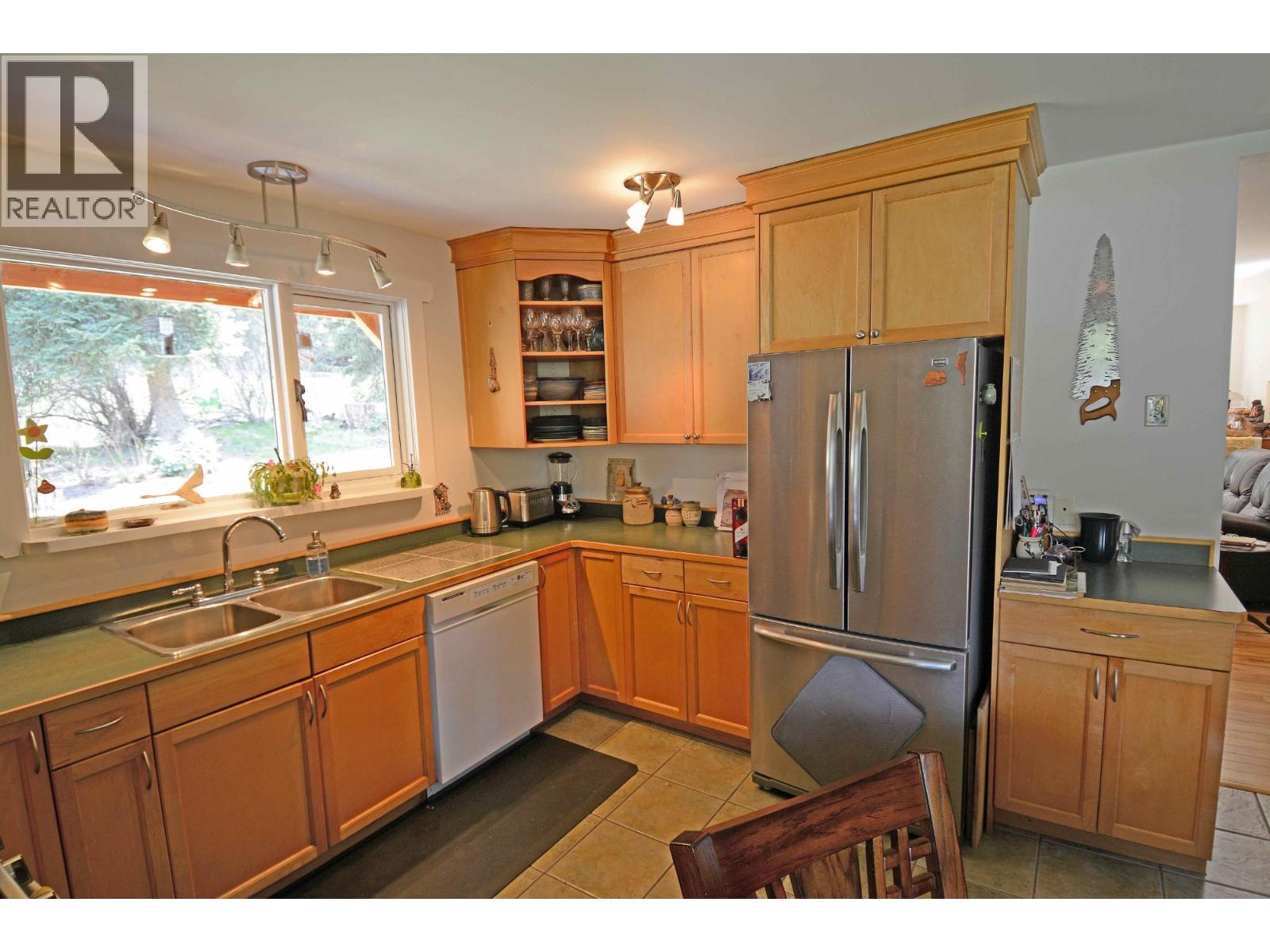 8481 6 Highway, Slocan, British Columbia  V1L 2C0 - Photo 28 - 10345730