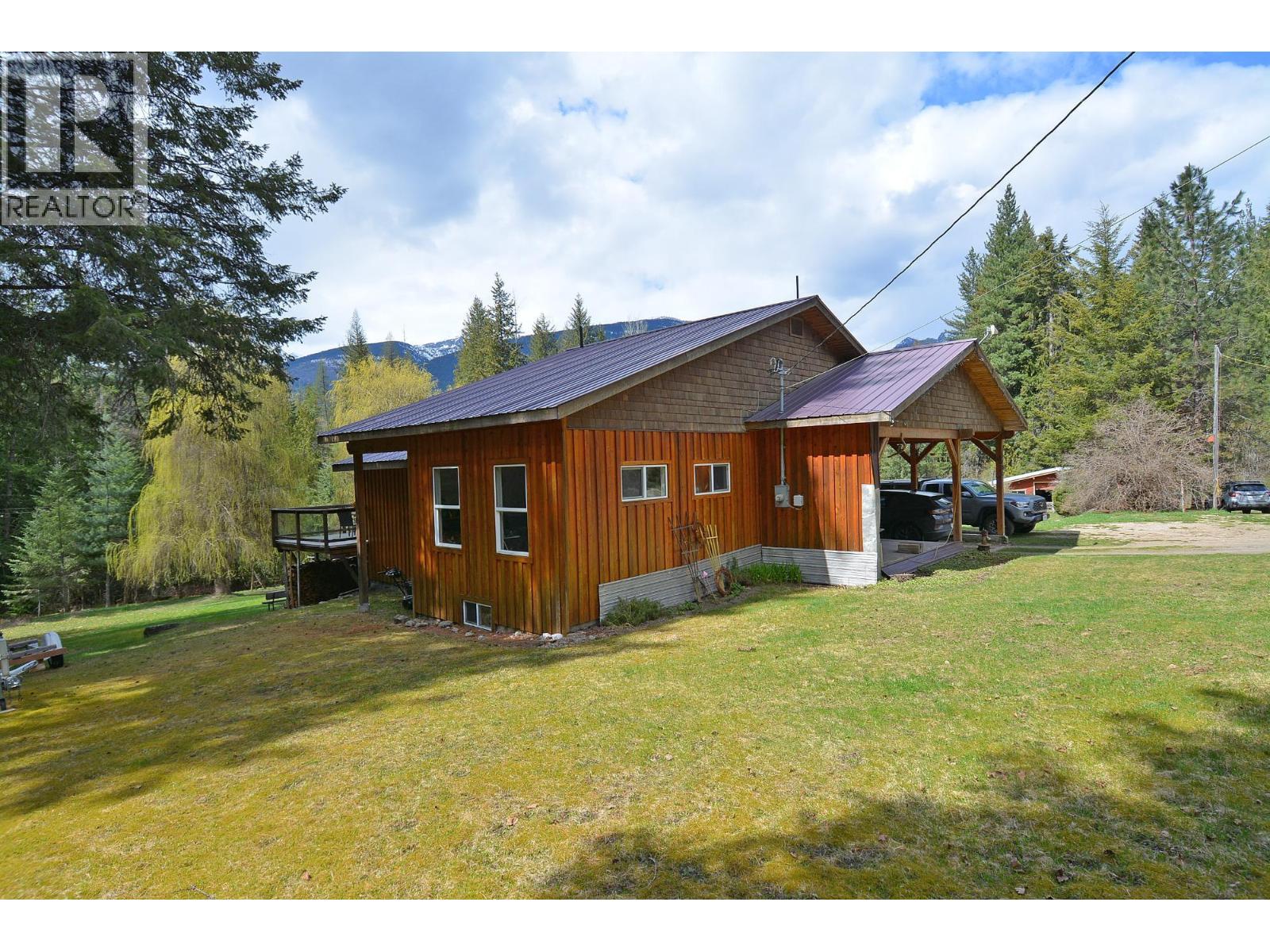 8481 6 Highway, Slocan, British Columbia  V1L 2C0 - Photo 54 - 10345730