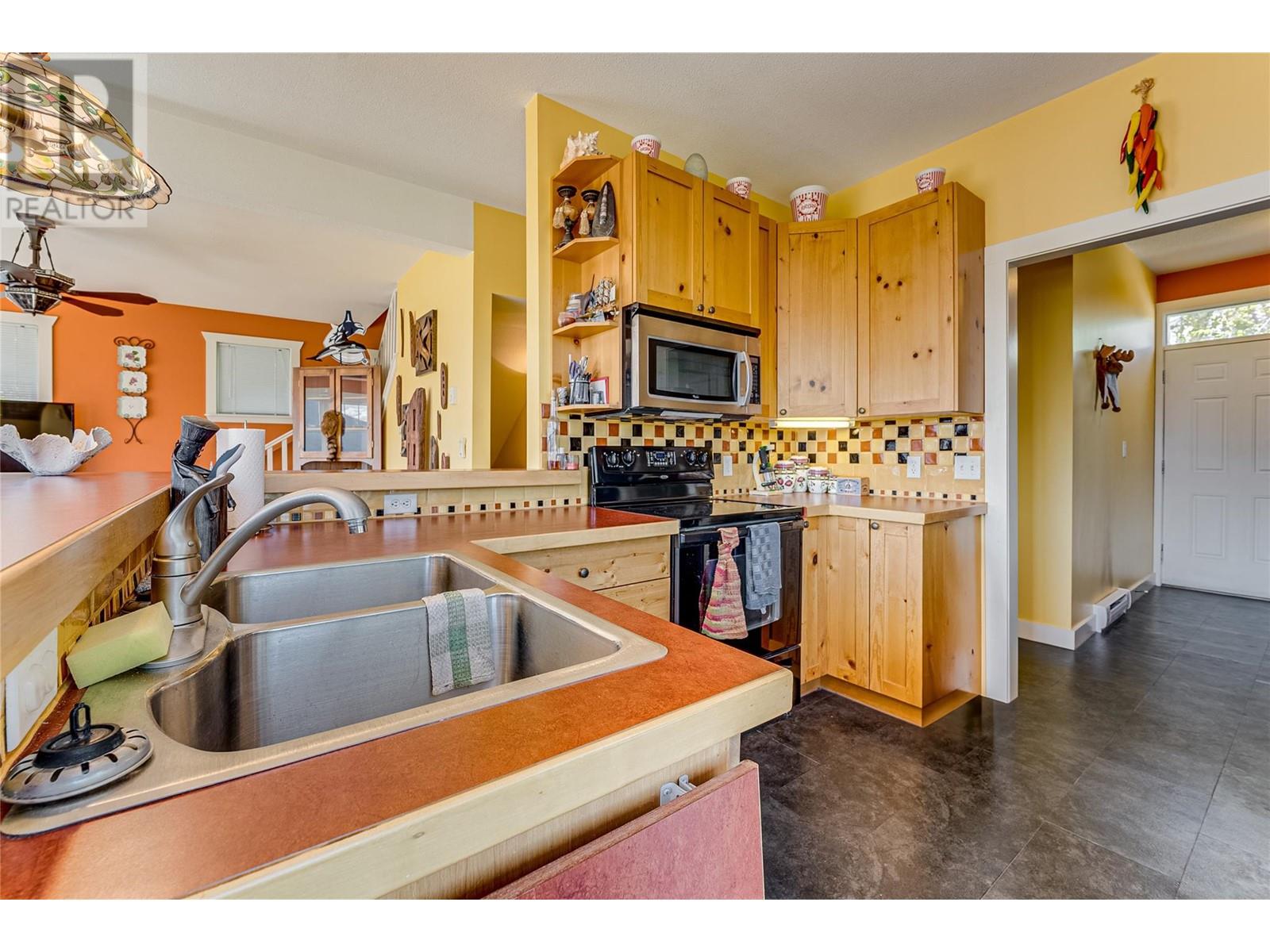 1220 Lawes Street, Enderby, British Columbia  V4Y 4B7 - Photo 10 - 10345636