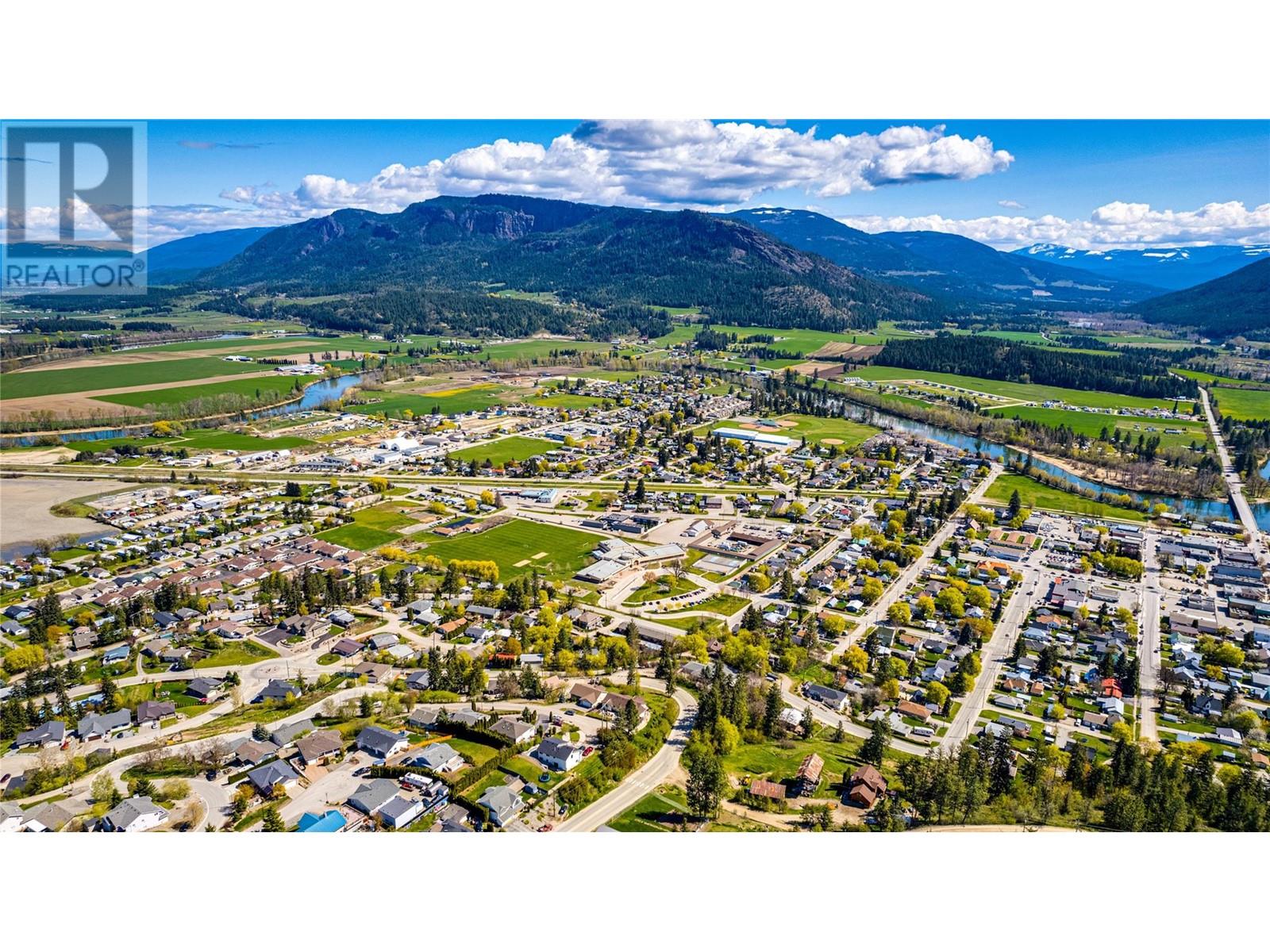 1220 Lawes Street, Enderby, British Columbia  V4Y 4B7 - Photo 4 - 10345636