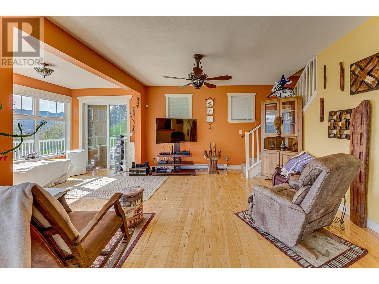 1220 Lawes Street, Enderby, British Columbia  V4Y 4B7 - Photo 5 - 10345636