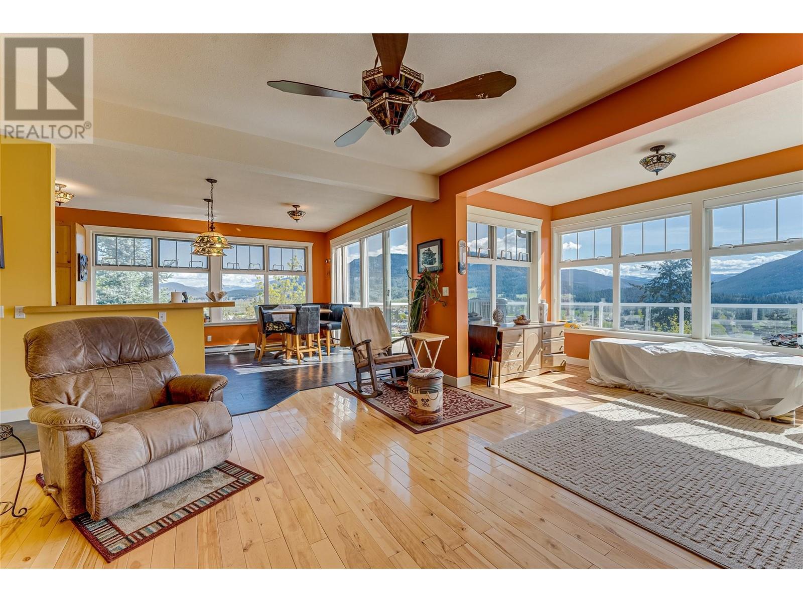 1220 Lawes Street, Enderby, British Columbia  V4Y 4B7 - Photo 6 - 10345636