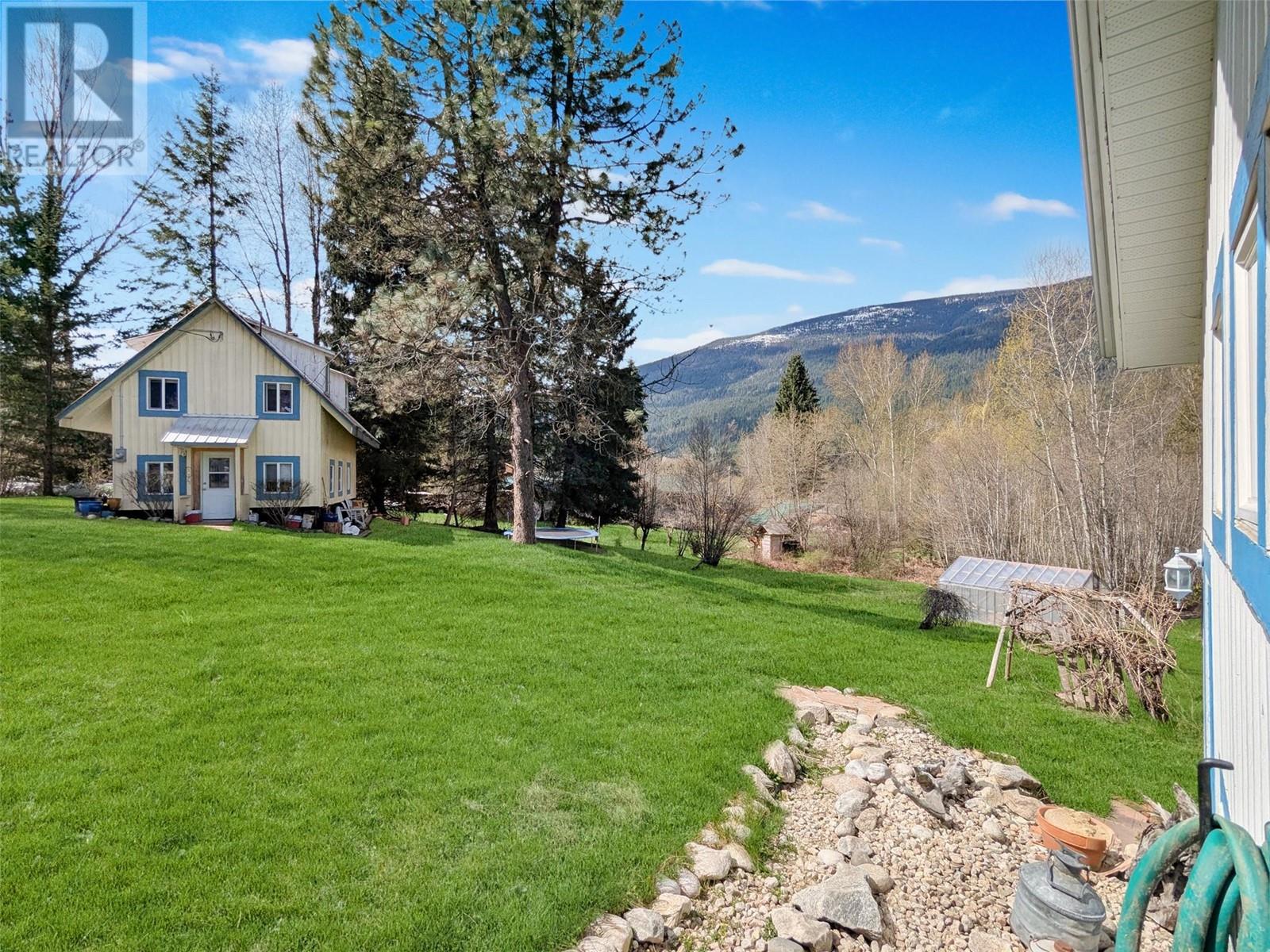 6685 6 Highway, Appledale, British Columbia  V0G 2J0 - Photo 19 - 10345622