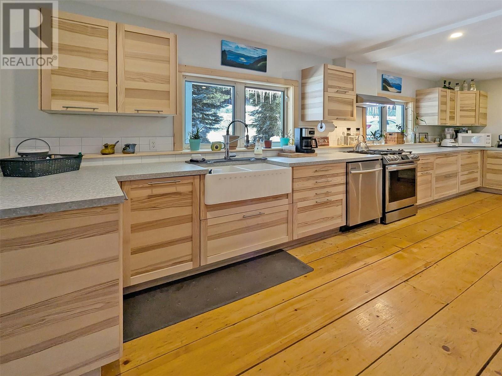 6685 6 Highway, Appledale, British Columbia  V0G 2J0 - Photo 21 - 10345622