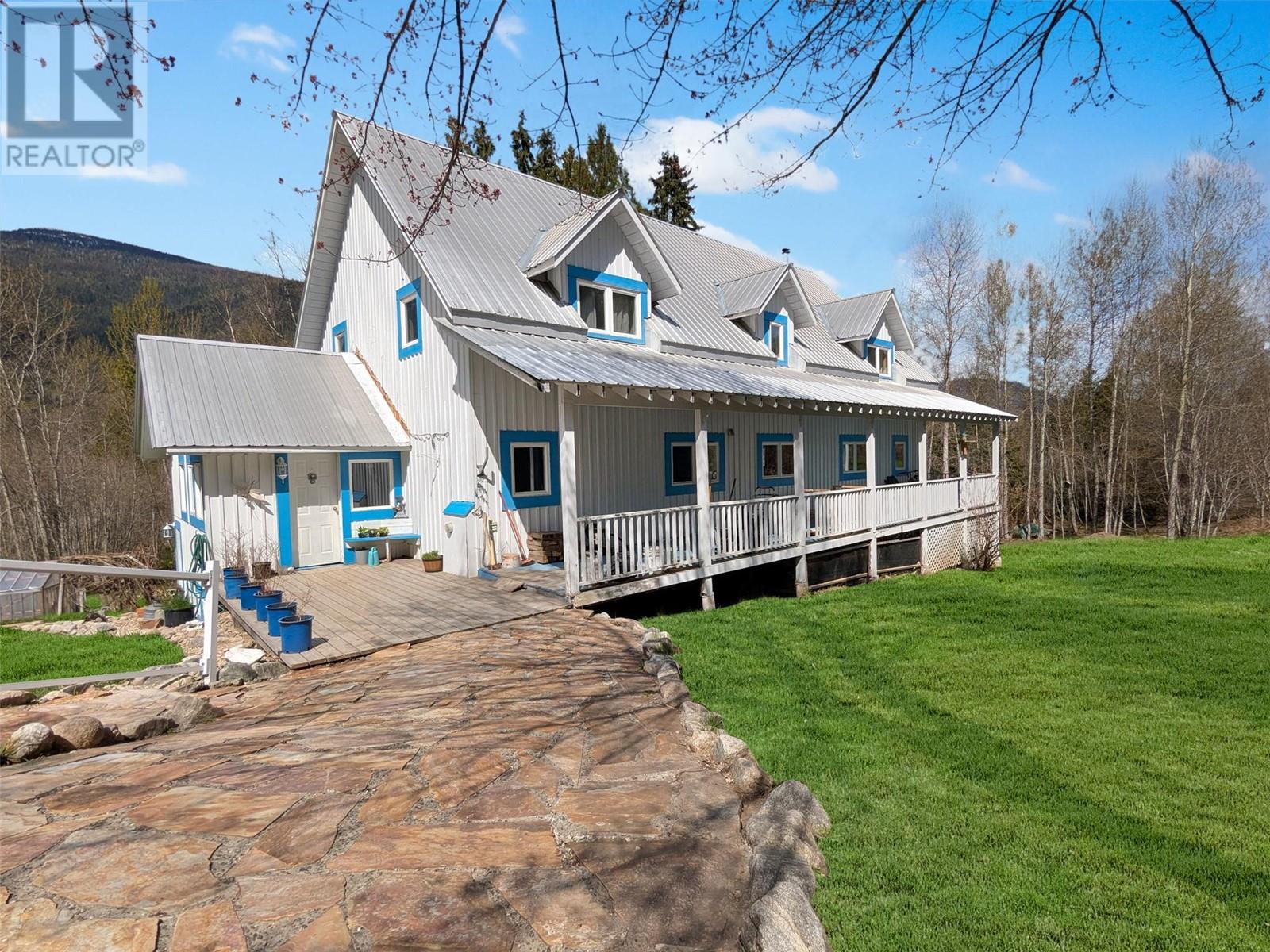6685 6 Highway, Appledale, British Columbia  V0G 2J0 - Photo 22 - 10345622