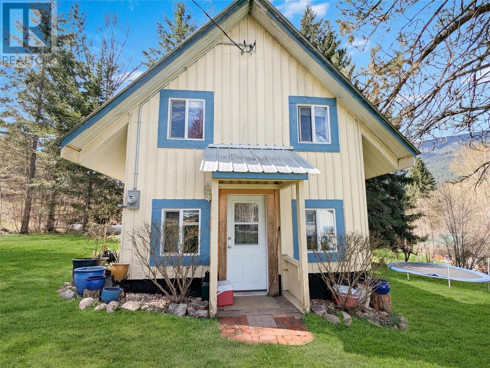 6685 6 Highway, Appledale, British Columbia  V0G 2J0 - Photo 4 - 10345622