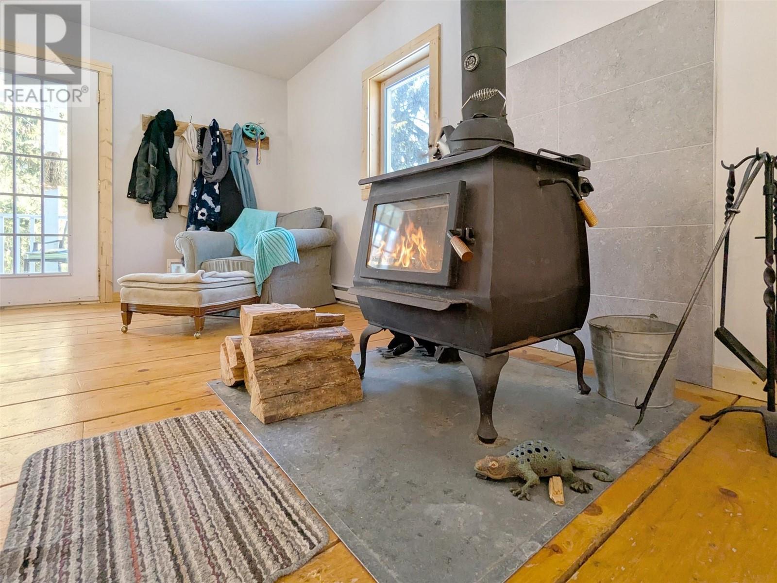 6685 6 Highway, Appledale, British Columbia  V0G 2J0 - Photo 6 - 10345622