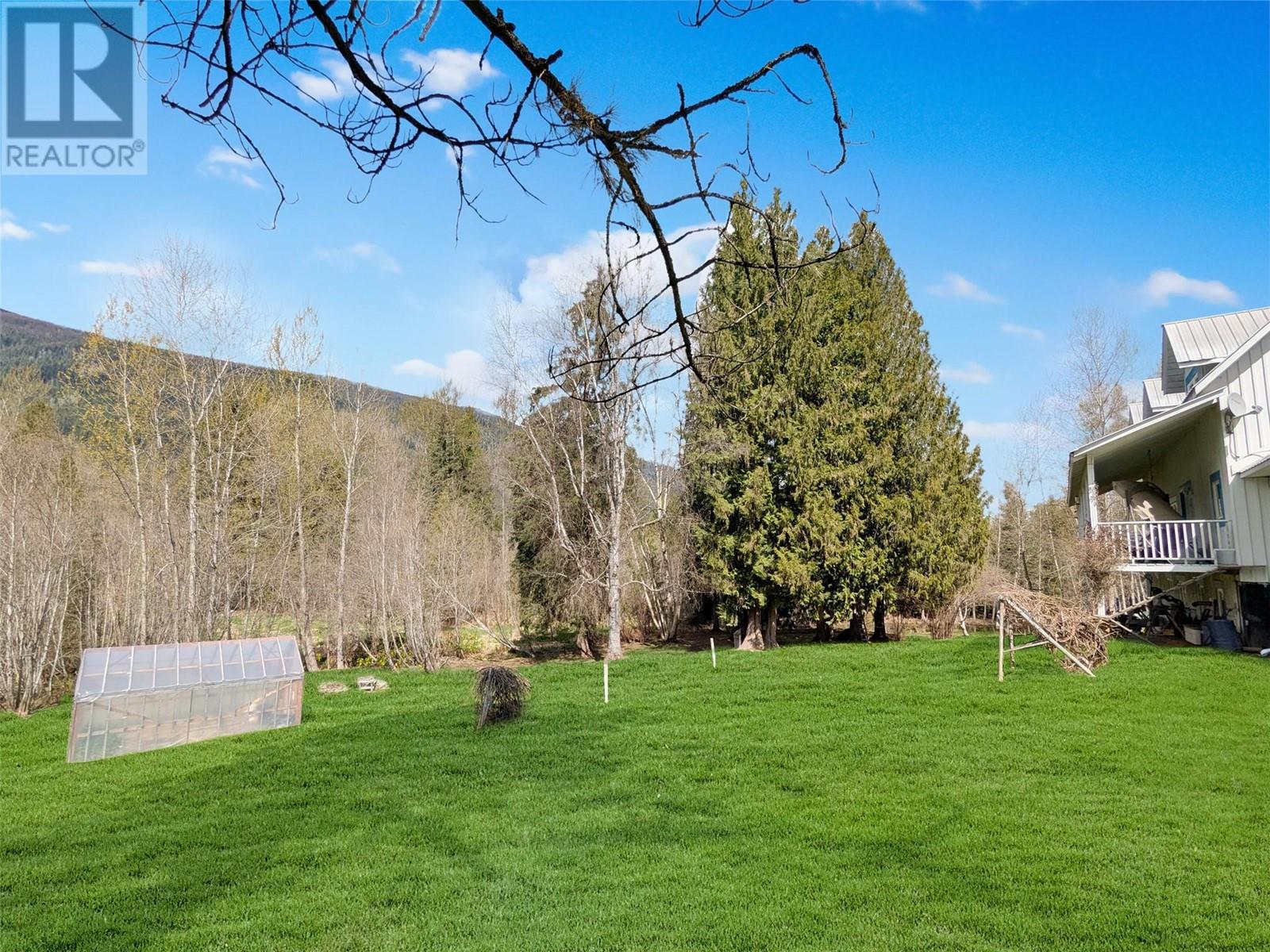 6685 6 Highway, Appledale, British Columbia  V0G 2J0 - Photo 9 - 10345622