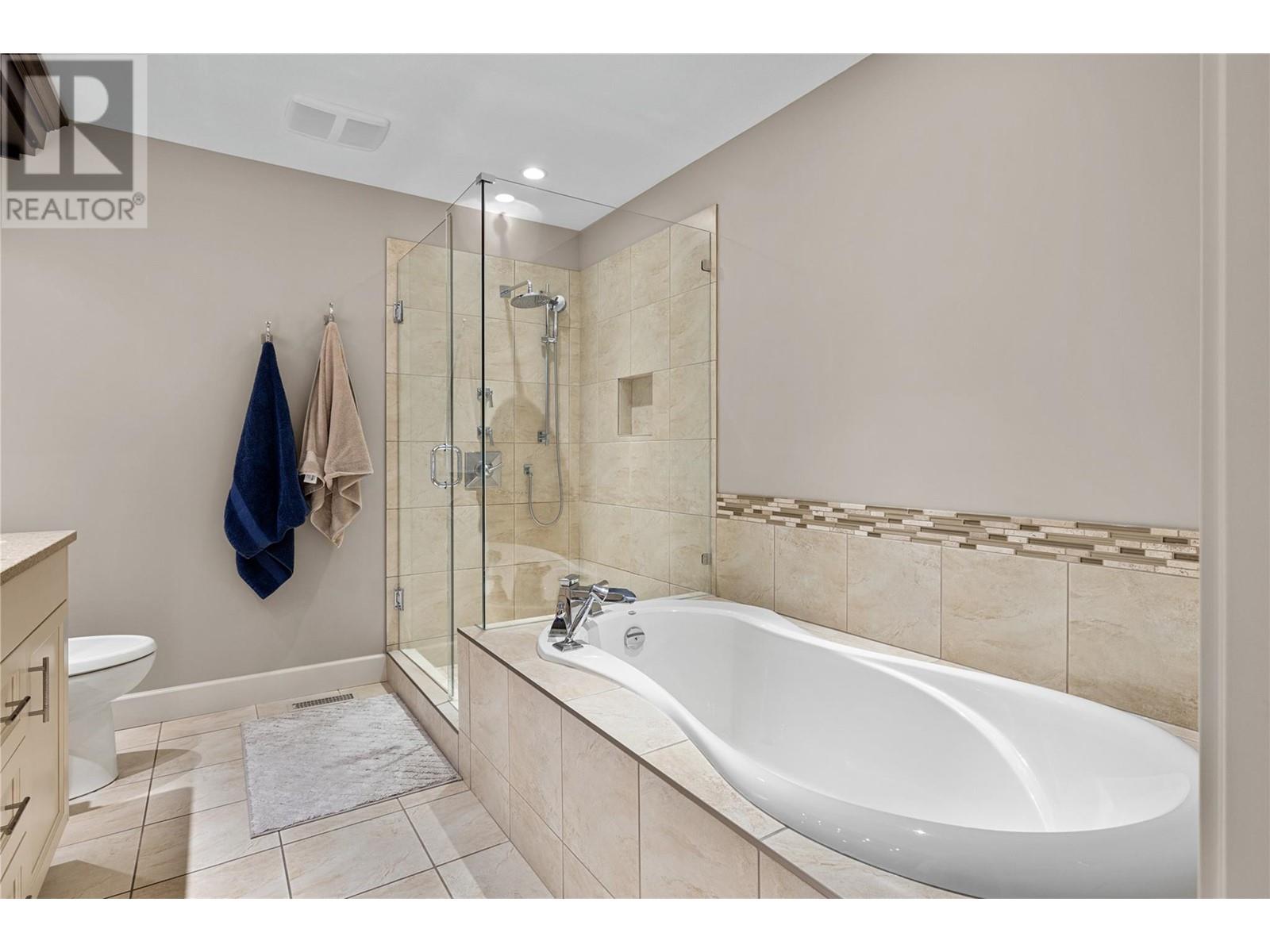3560 Riviera Drive, Kelowna, British Columbia  V1X 8E4 - Photo 39 - 10345738