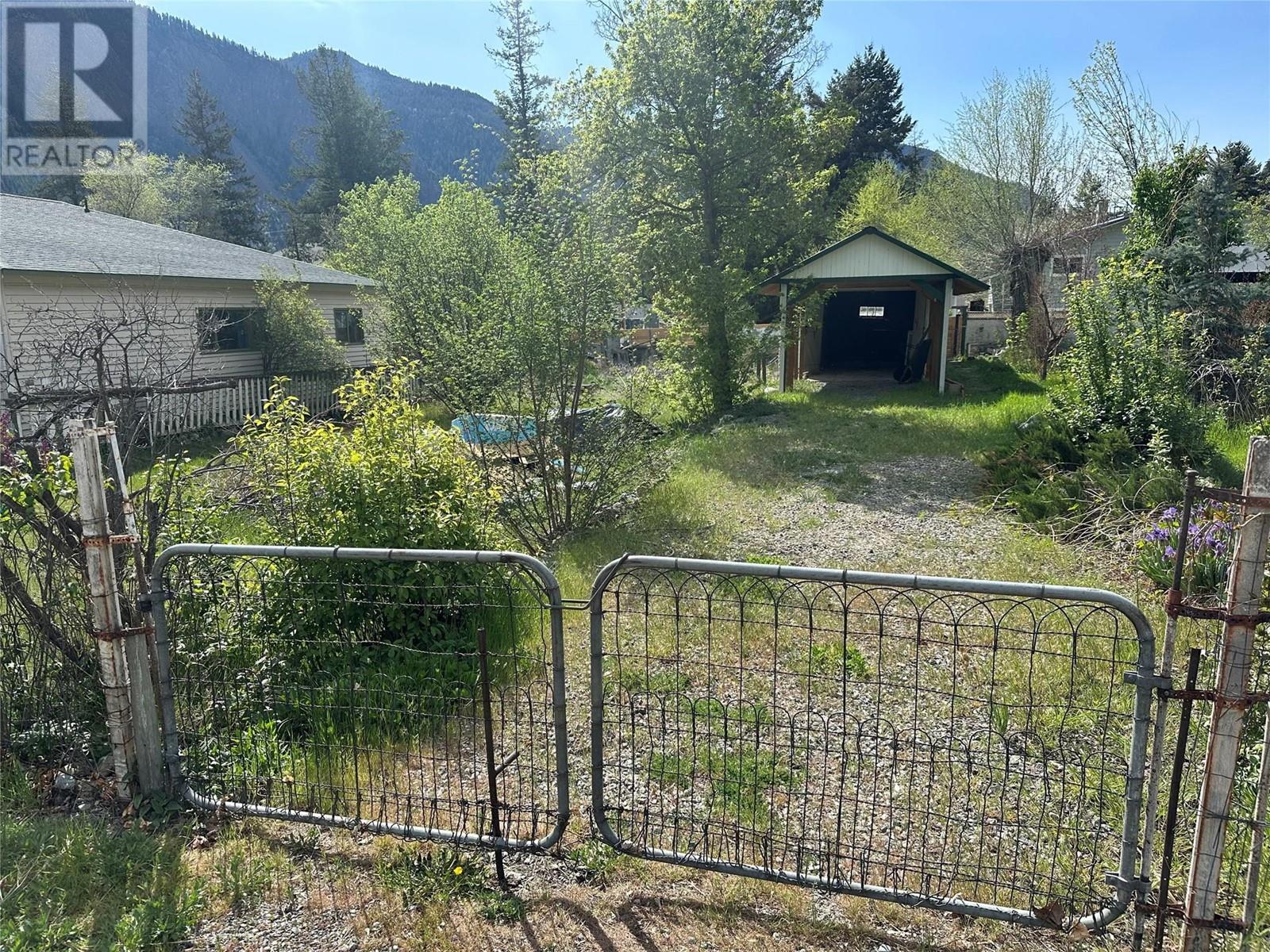810 Daly Avenue, Hedley, British Columbia  V0X 1K0 - Photo 3 - 10345752