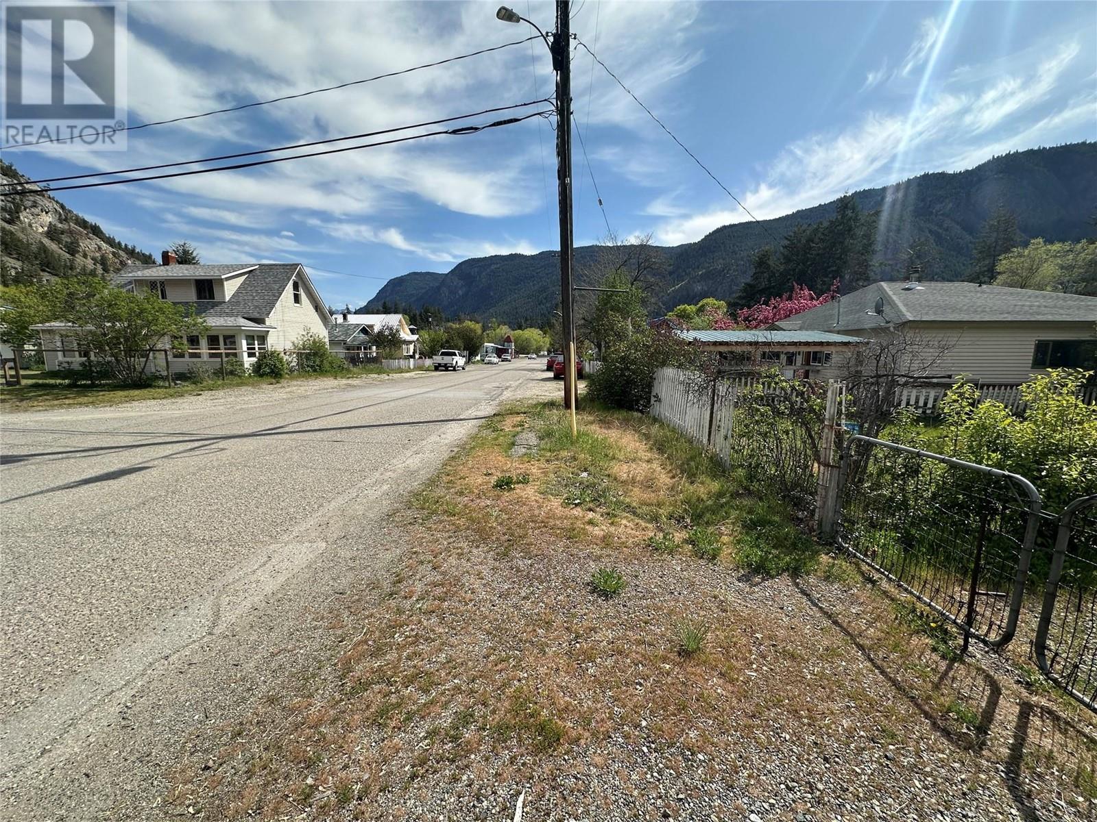 810 Daly Avenue, Hedley, British Columbia  V0X 1K0 - Photo 4 - 10345752