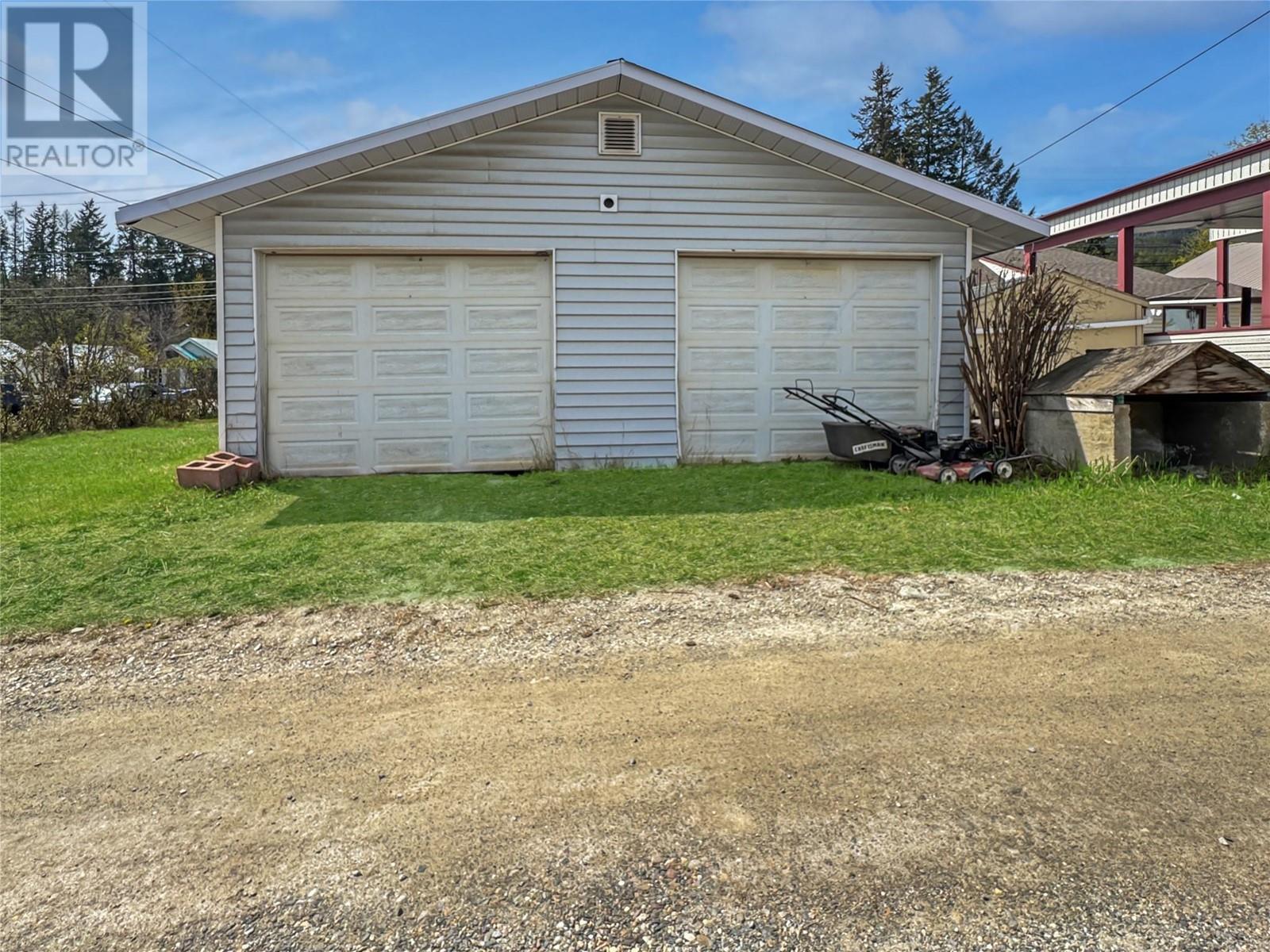 2190 Warren Avenue, Kimberley, British Columbia  V1A 1S7 - Photo 3 - 10345543