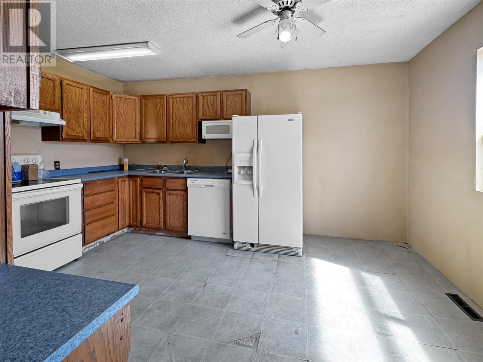 2190 Warren Avenue, Kimberley, British Columbia  V1A 1S7 - Photo 8 - 10345543