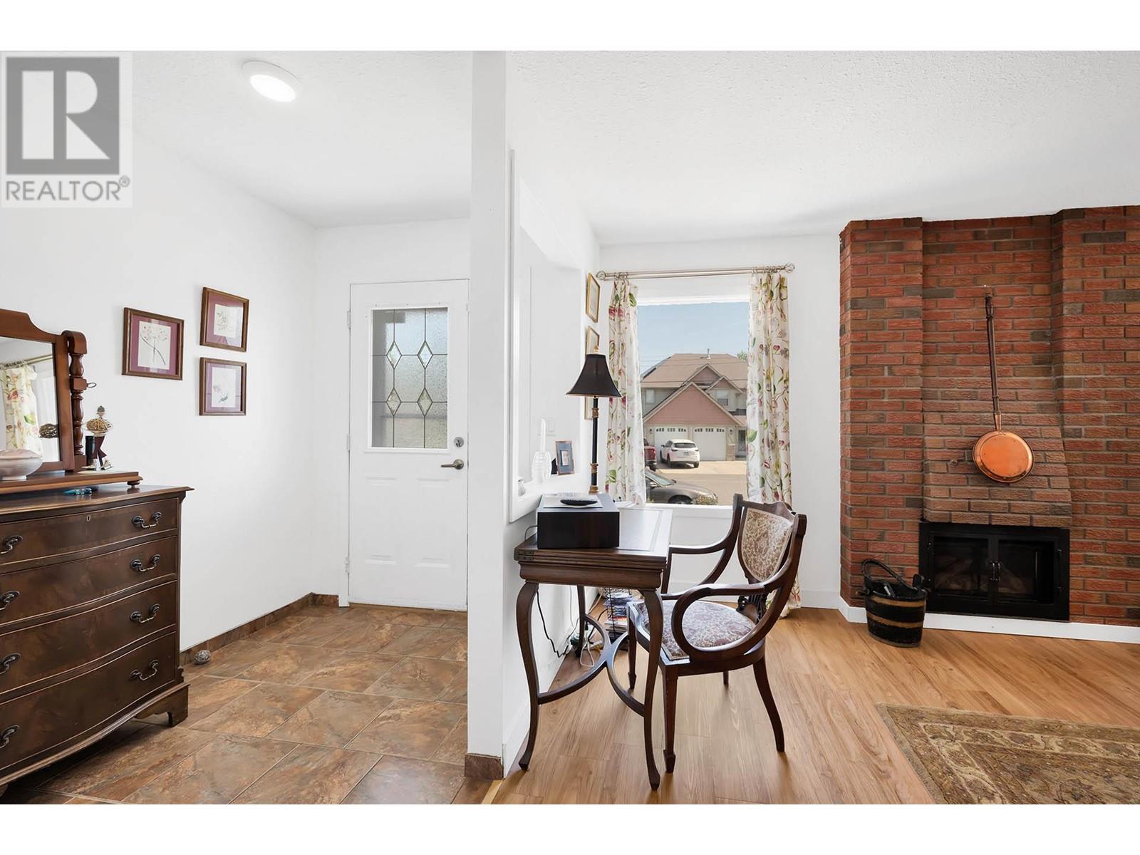 1021 Dundas Street, Kamloops, British Columbia  V2B 2T1 - Photo 3 - 10345793
