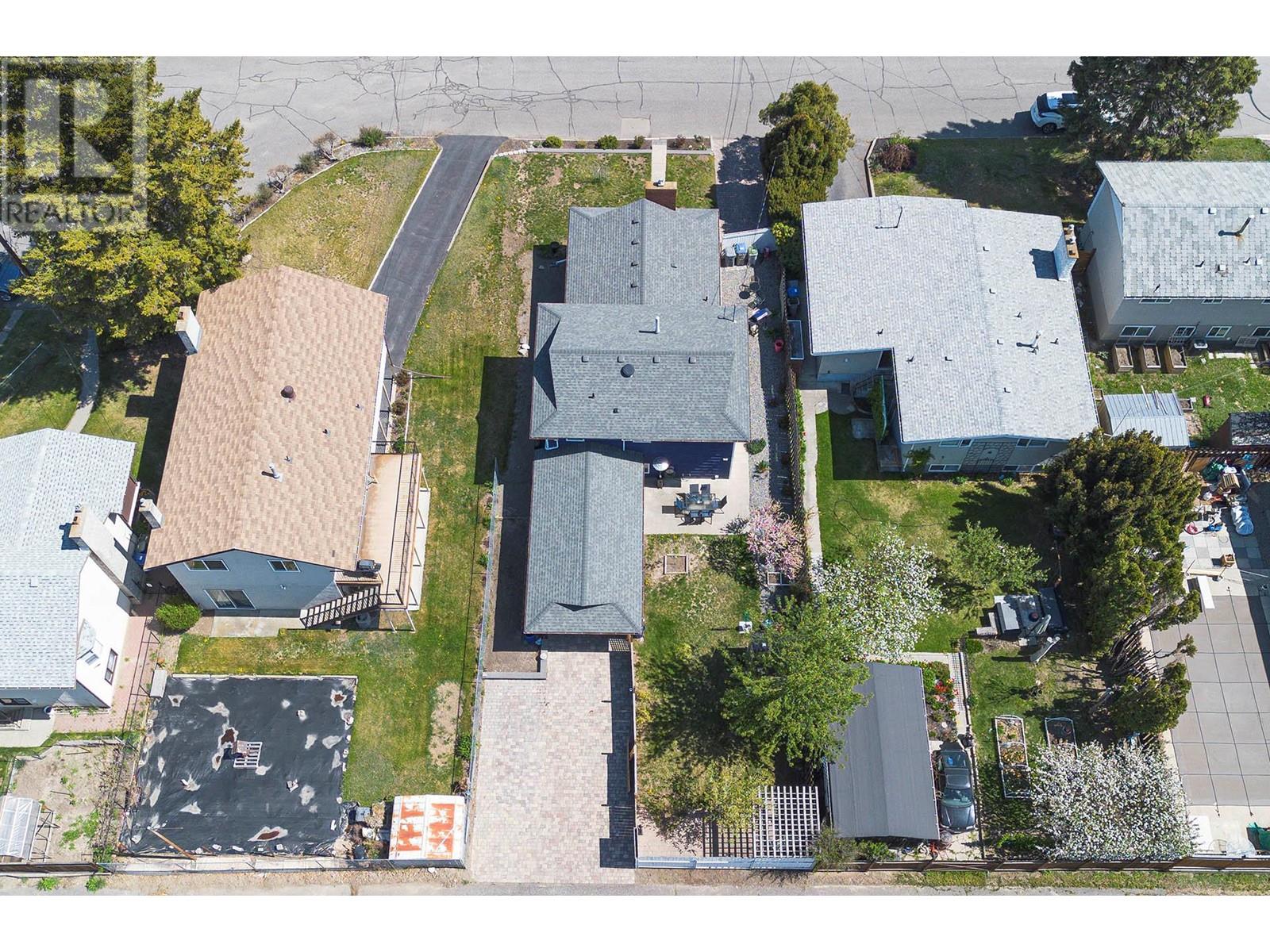 1021 Dundas Street, Kamloops, British Columbia  V2B 2T1 - Photo 54 - 10345793