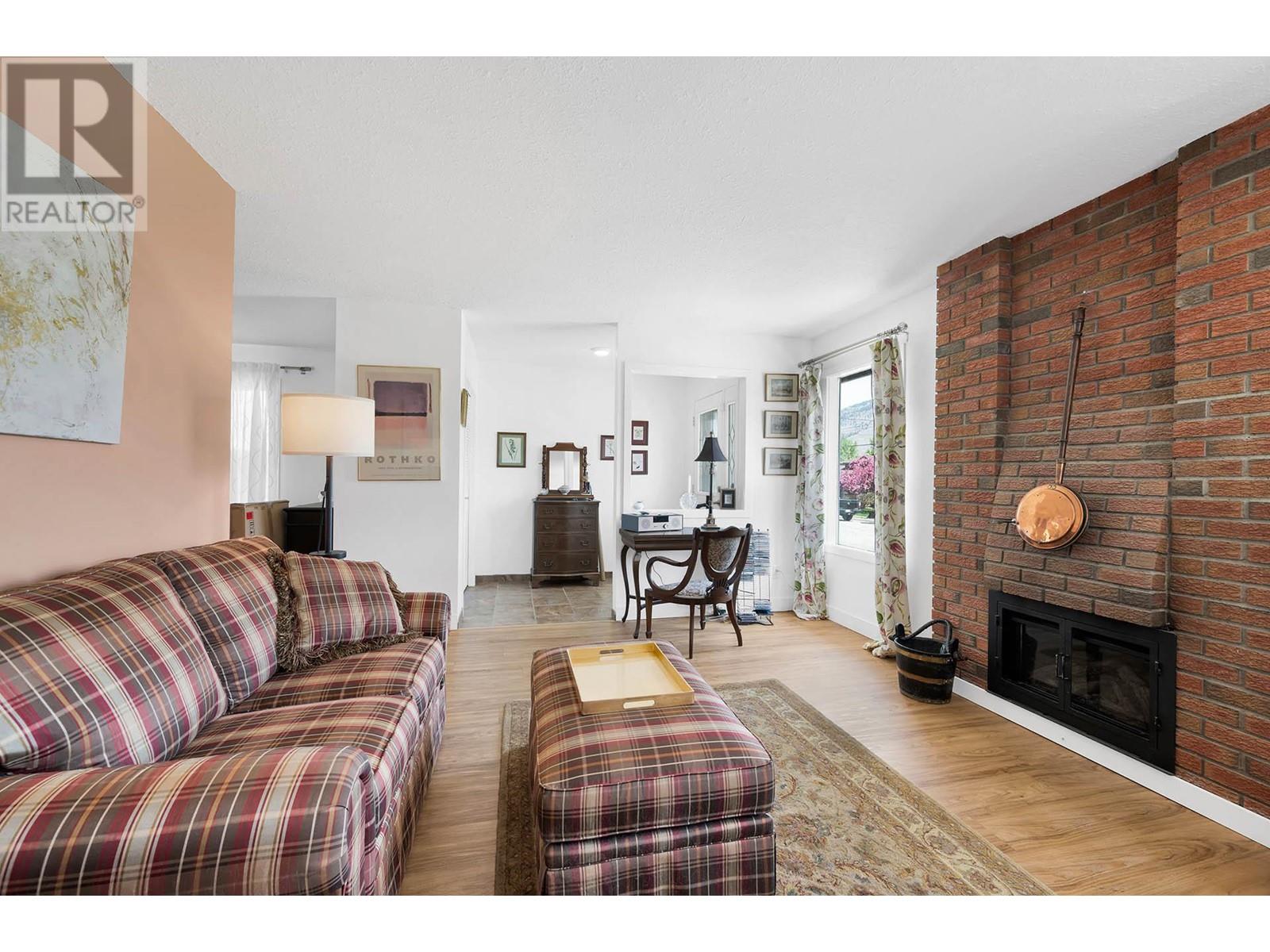 1021 Dundas Street, Kamloops, British Columbia  V2B 2T1 - Photo 6 - 10345793