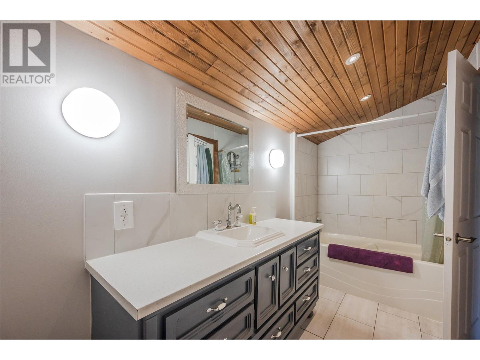 8134 River Road, Oliver, British Columbia  V0H 1T5 - Photo 27 - 10345772