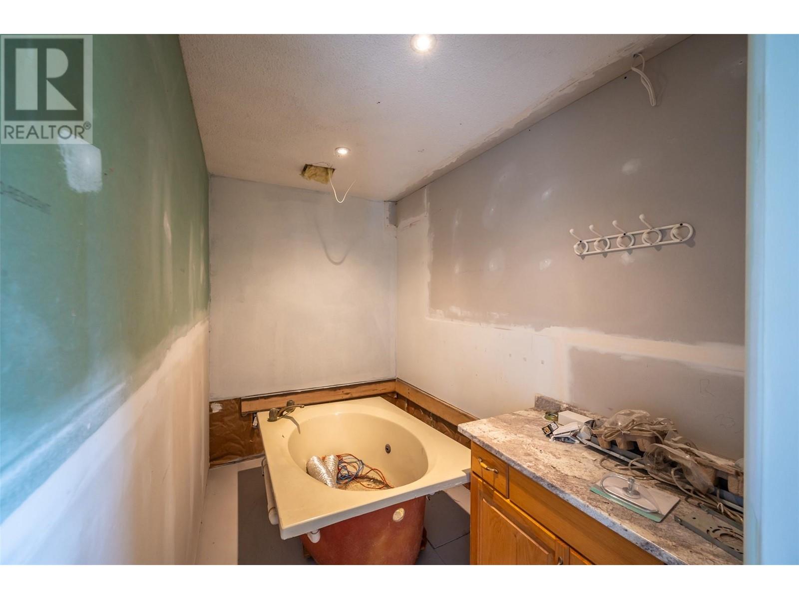 8134 River Road, Oliver, British Columbia  V0H 1T5 - Photo 39 - 10345772