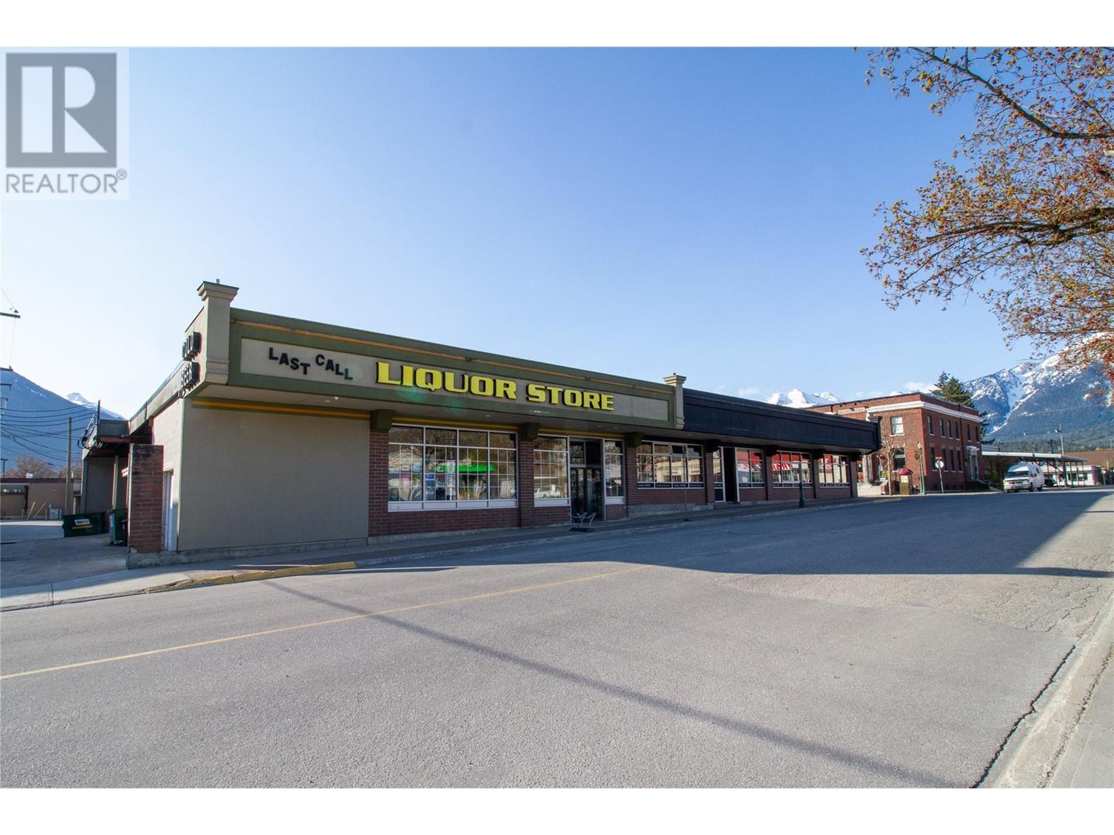 314 First Street W, Revelstoke, British Columbia  V0E 2S0 - Photo 1 - 10345462