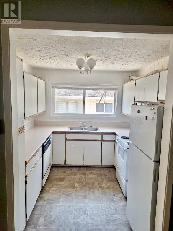 170 Mcpherson Crescent, Penticton, British Columbia  V2A 2N8 - Photo 3 - 10345655