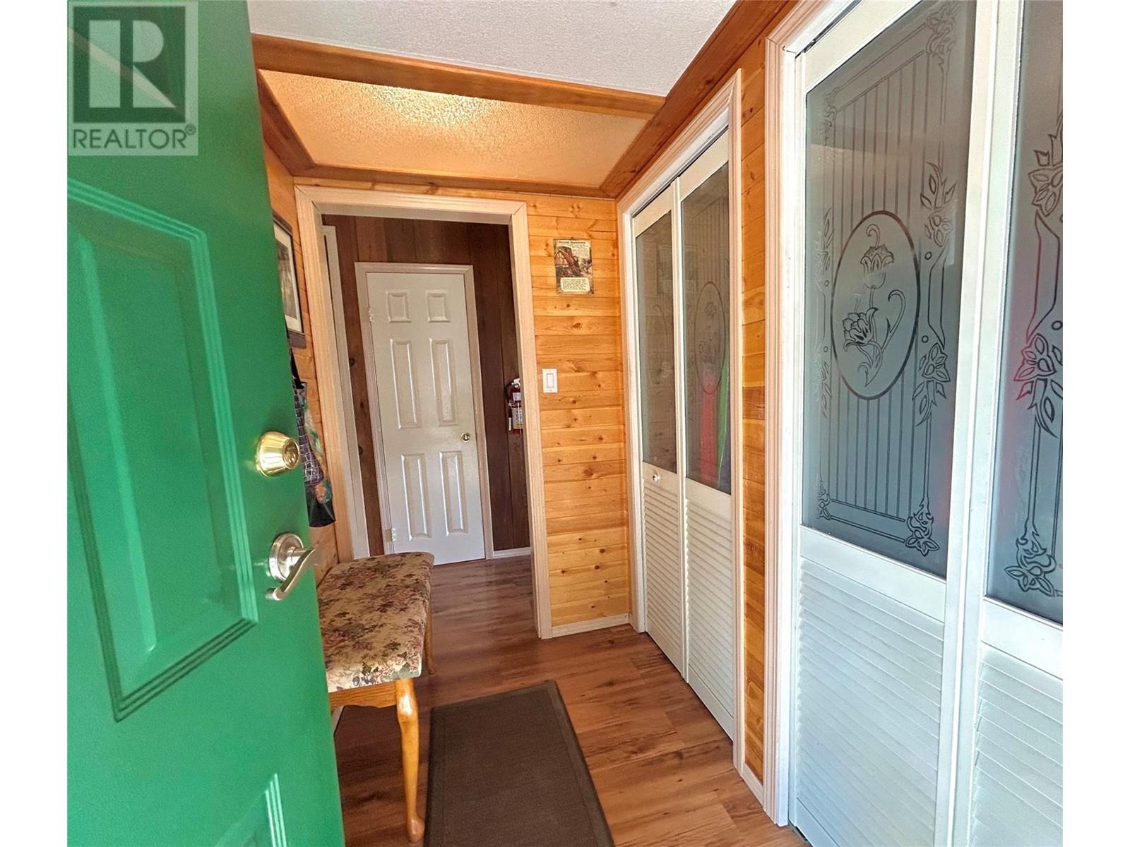 2160 Lower Georgia Street, Rossland, British Columbia  V0G 1Y0 - Photo 12 - 10344608