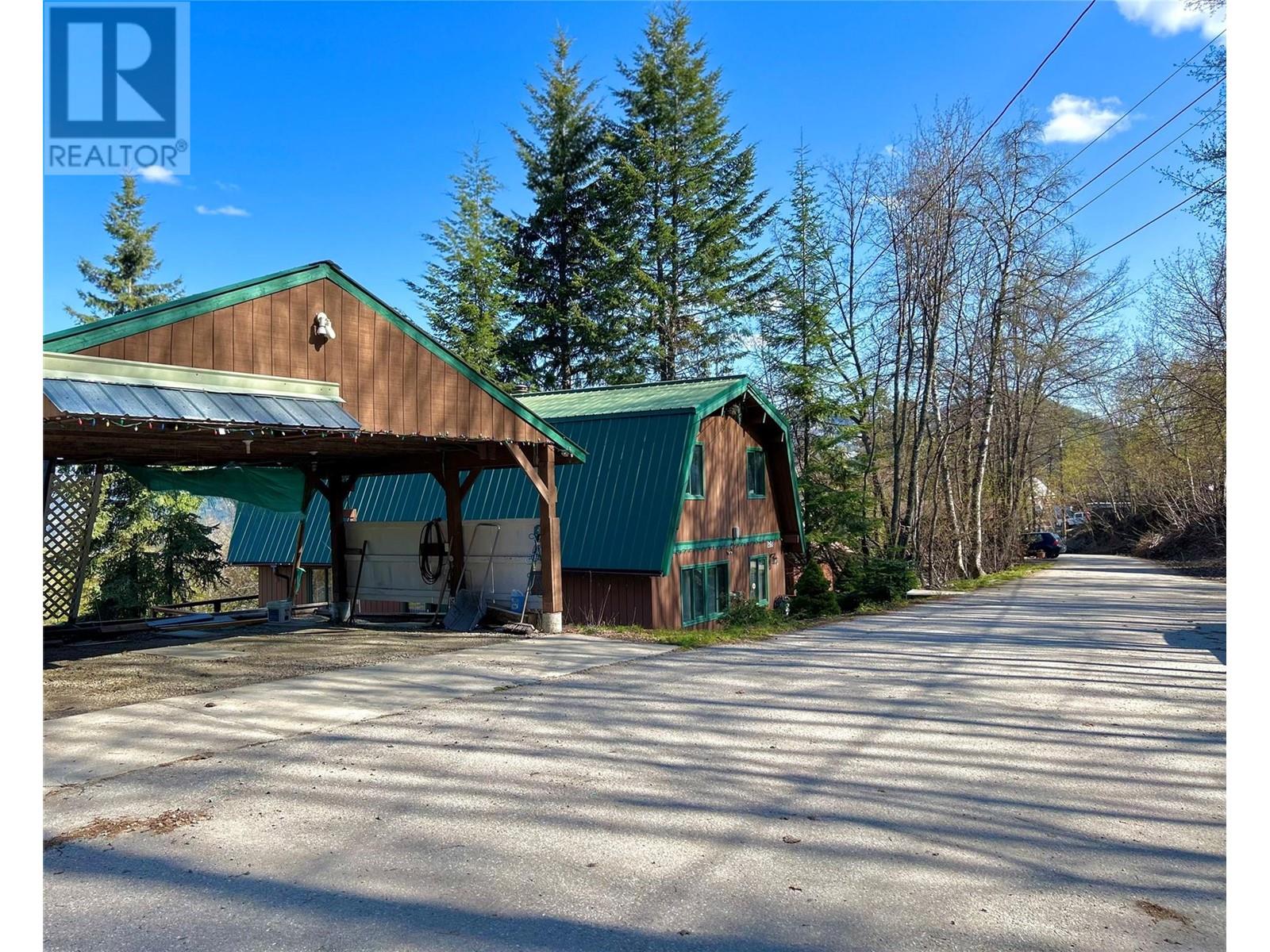 2160 Lower Georgia Street, Rossland, British Columbia  V0G 1Y0 - Photo 3 - 10344608