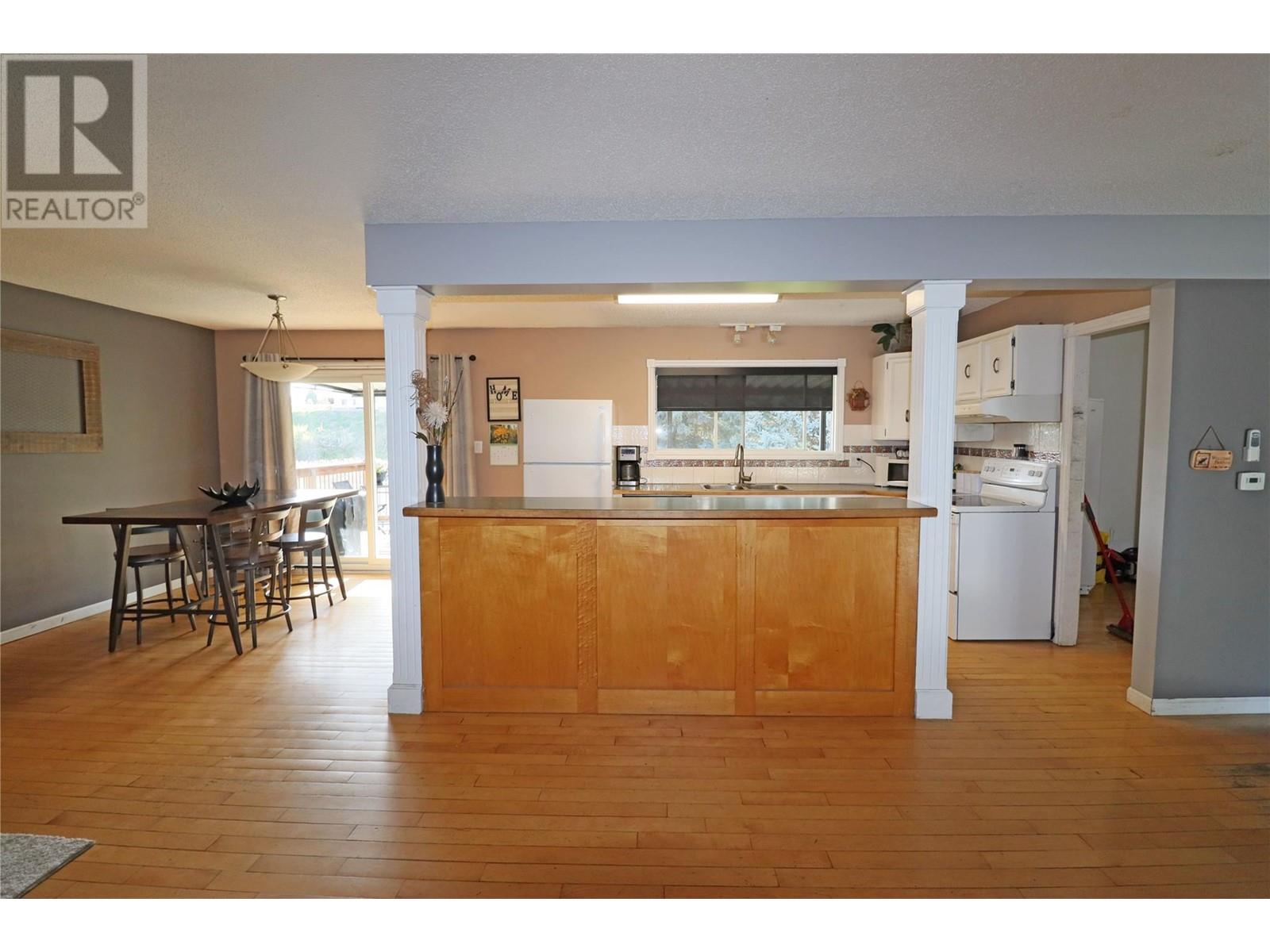 7661 Phoenix Way, Grand Forks, British Columbia  V0H 1H0 - Photo 5 - 10345724
