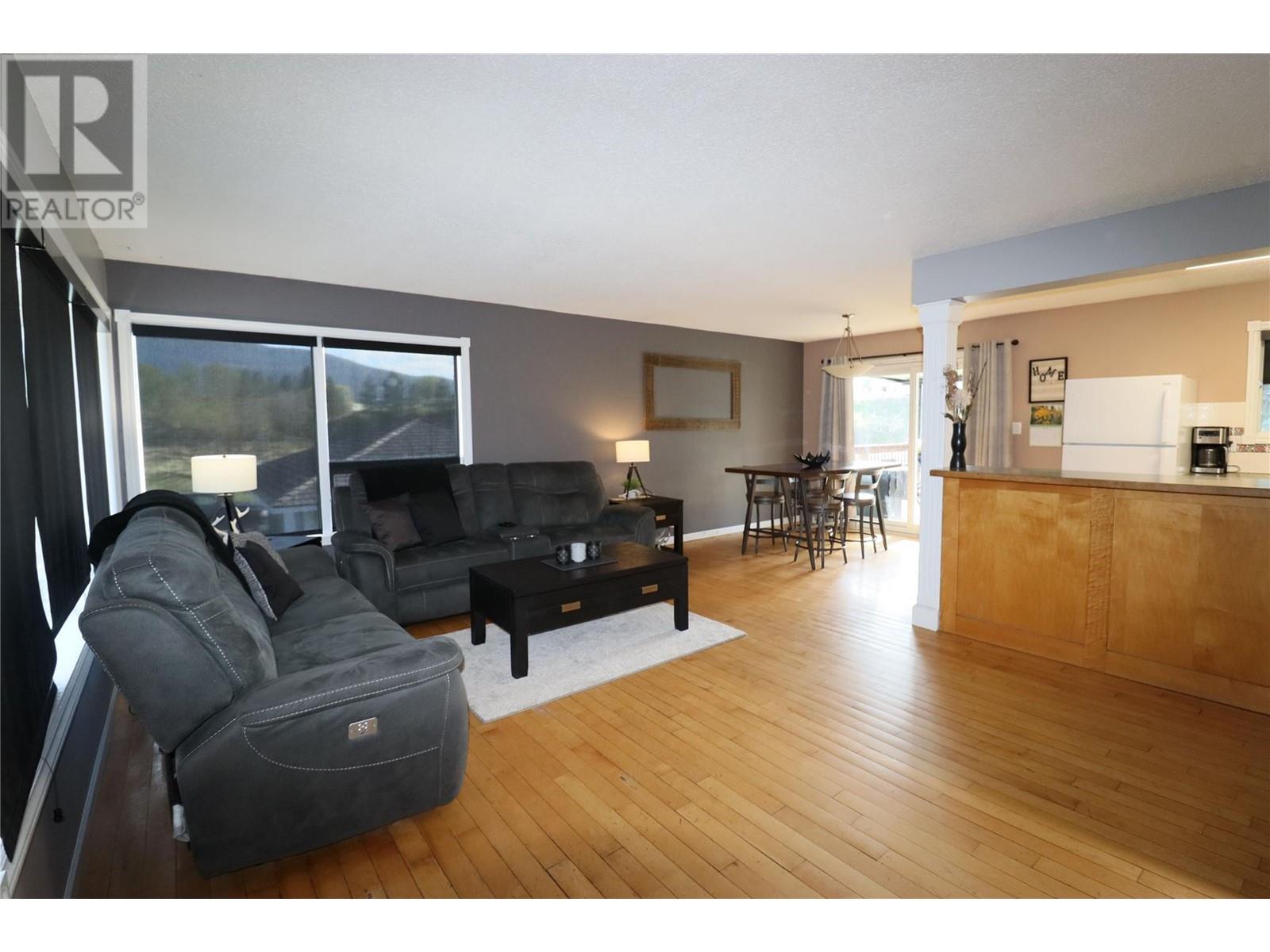 7661 Phoenix Way, Grand Forks, British Columbia  V0H 1H0 - Photo 8 - 10345724